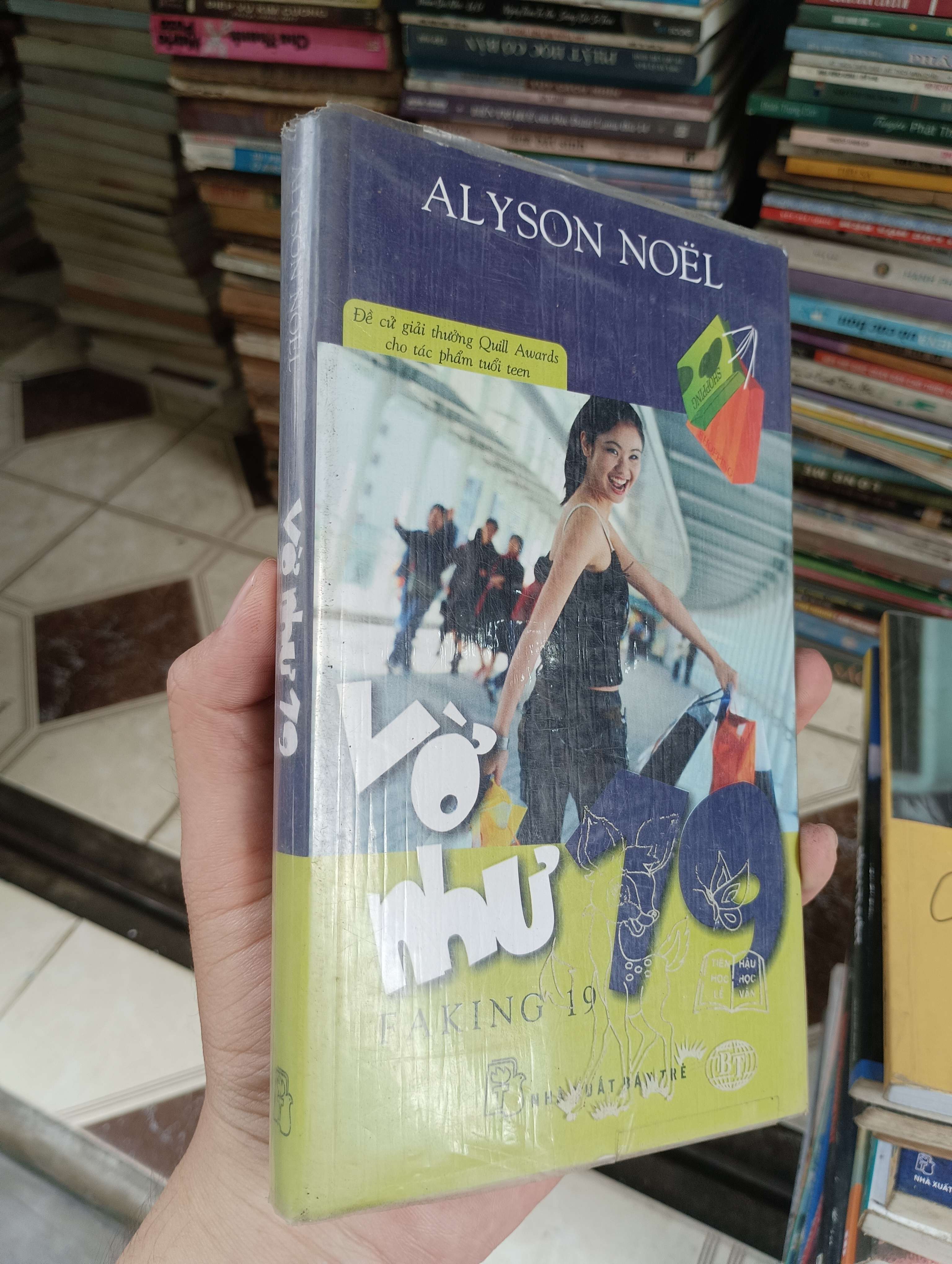 Vờ như - Alyson Noël 2009 (Văn học nước ngoài) BGB