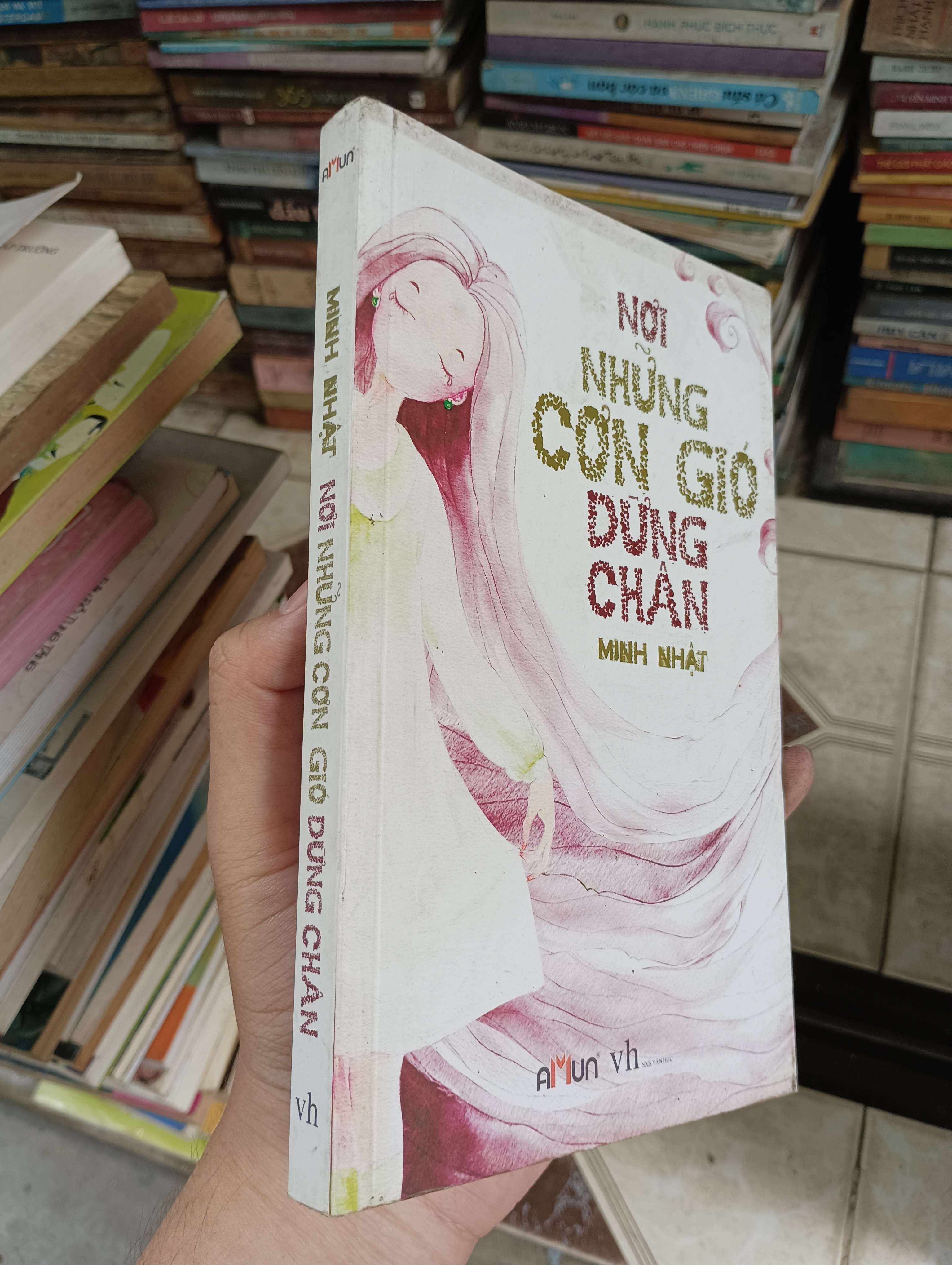 Nơi Những Con Gió Dừng Chân - Minh Nhật 2014 (Sách văn học) BGB