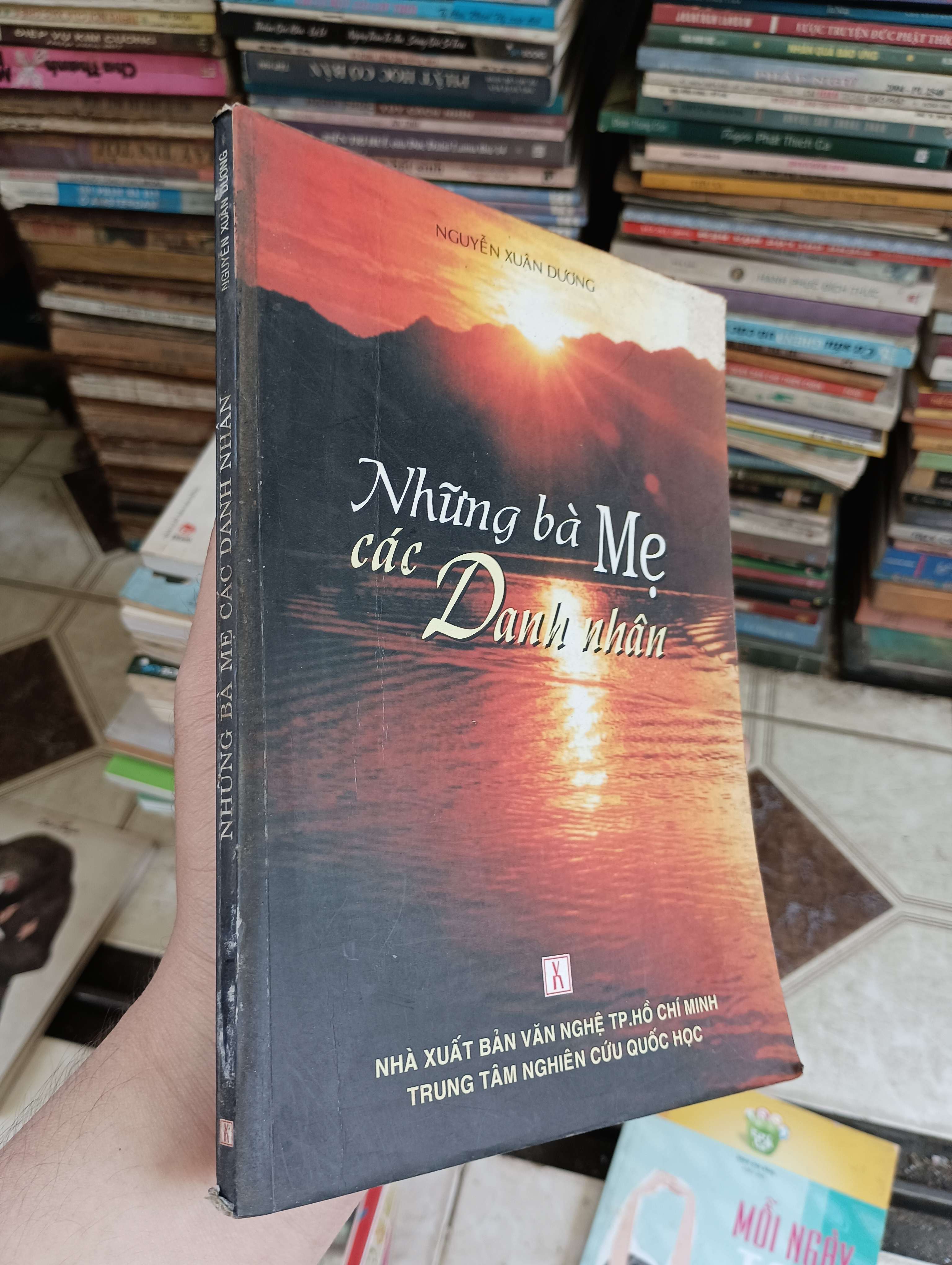 Những bà Mẹ các Danh nhân - Nguyễn Xuân Dương 2002 (Sách văn học) BGB