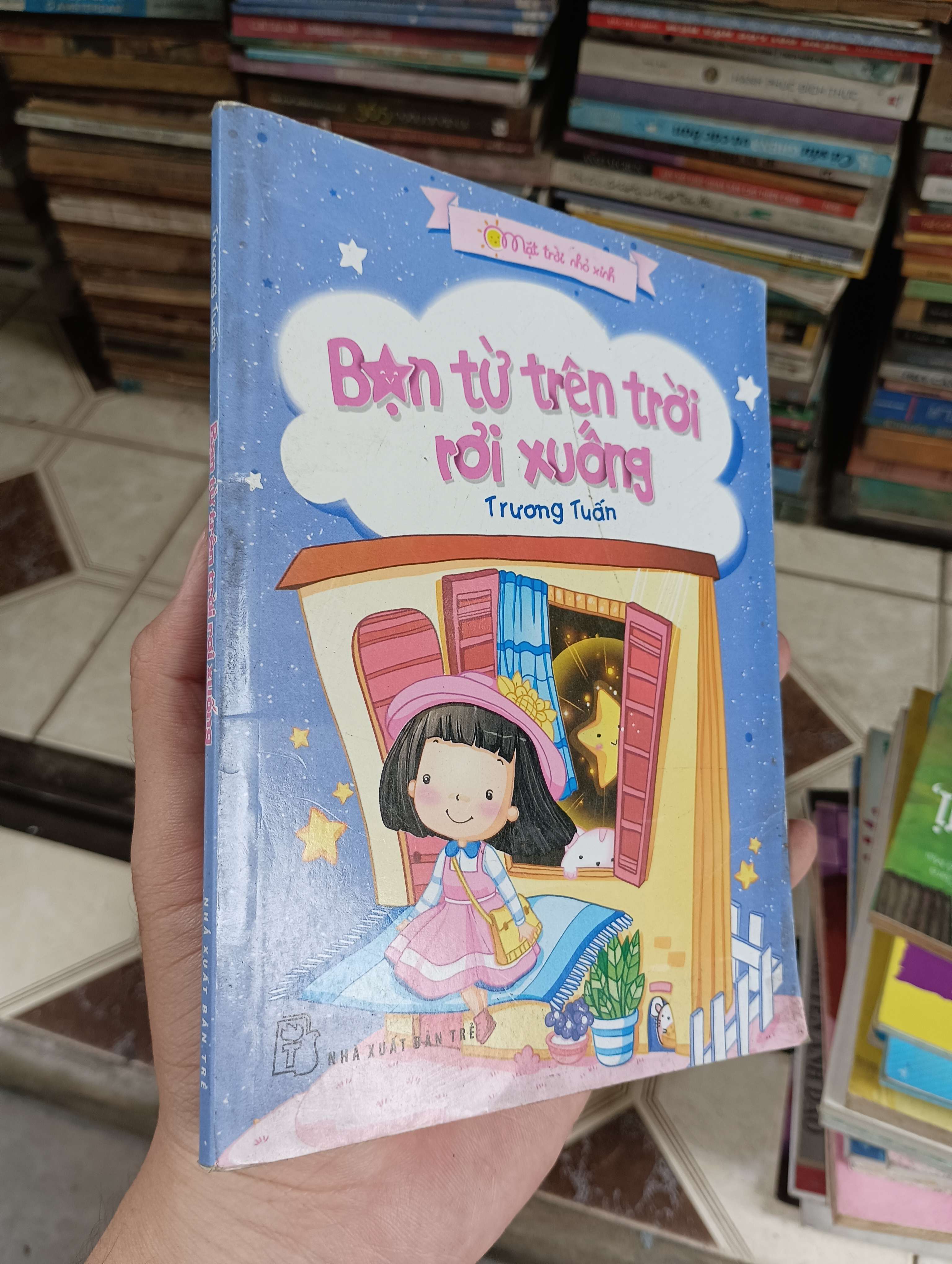 Bạn từ trên trời rơi xuống - Trương Tuấn 2014 (Sách thiếu nhi) BGB