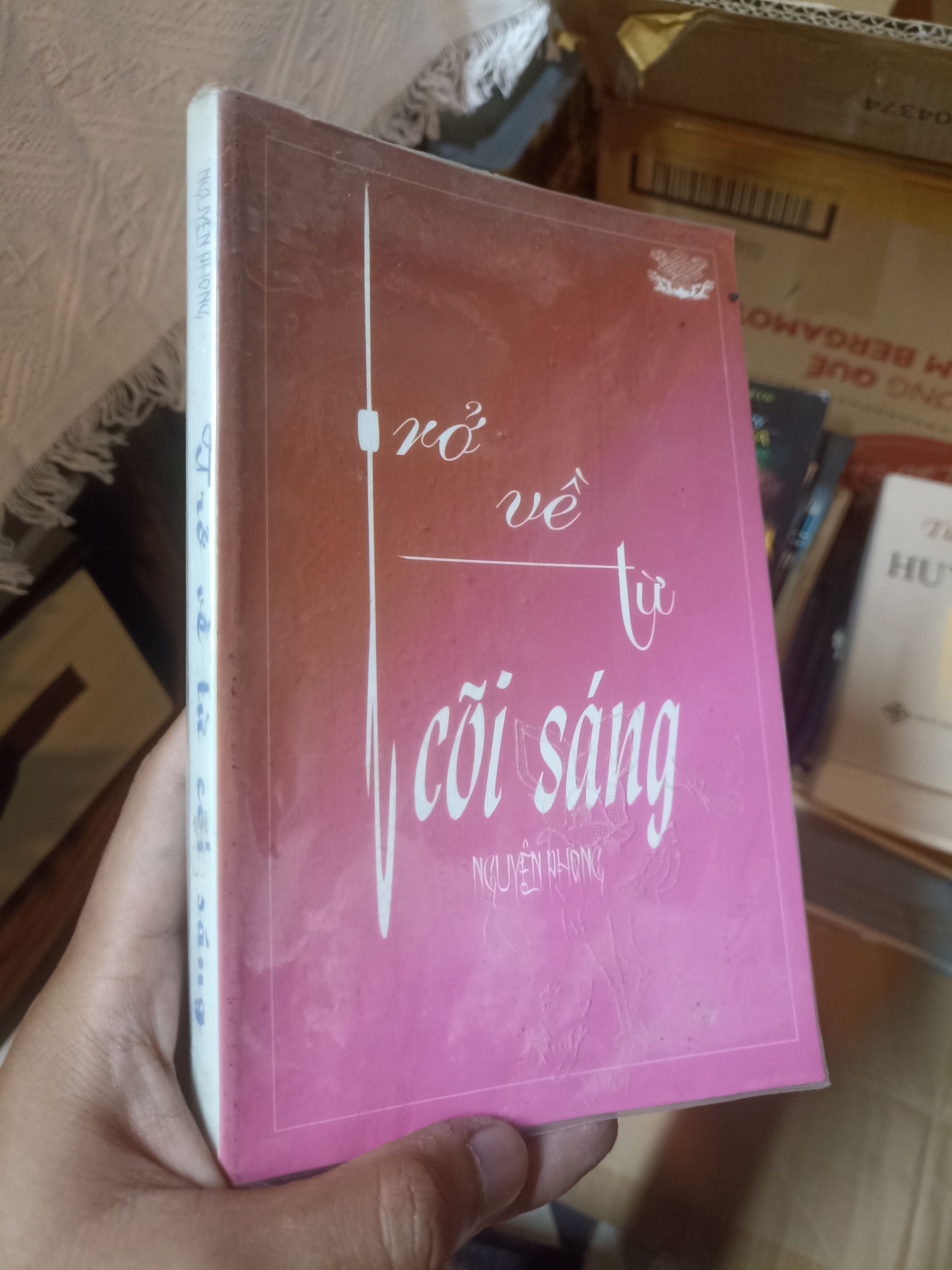 Trở về từ cõi sáng - Nguyên Phong (Sách văn học) NSX