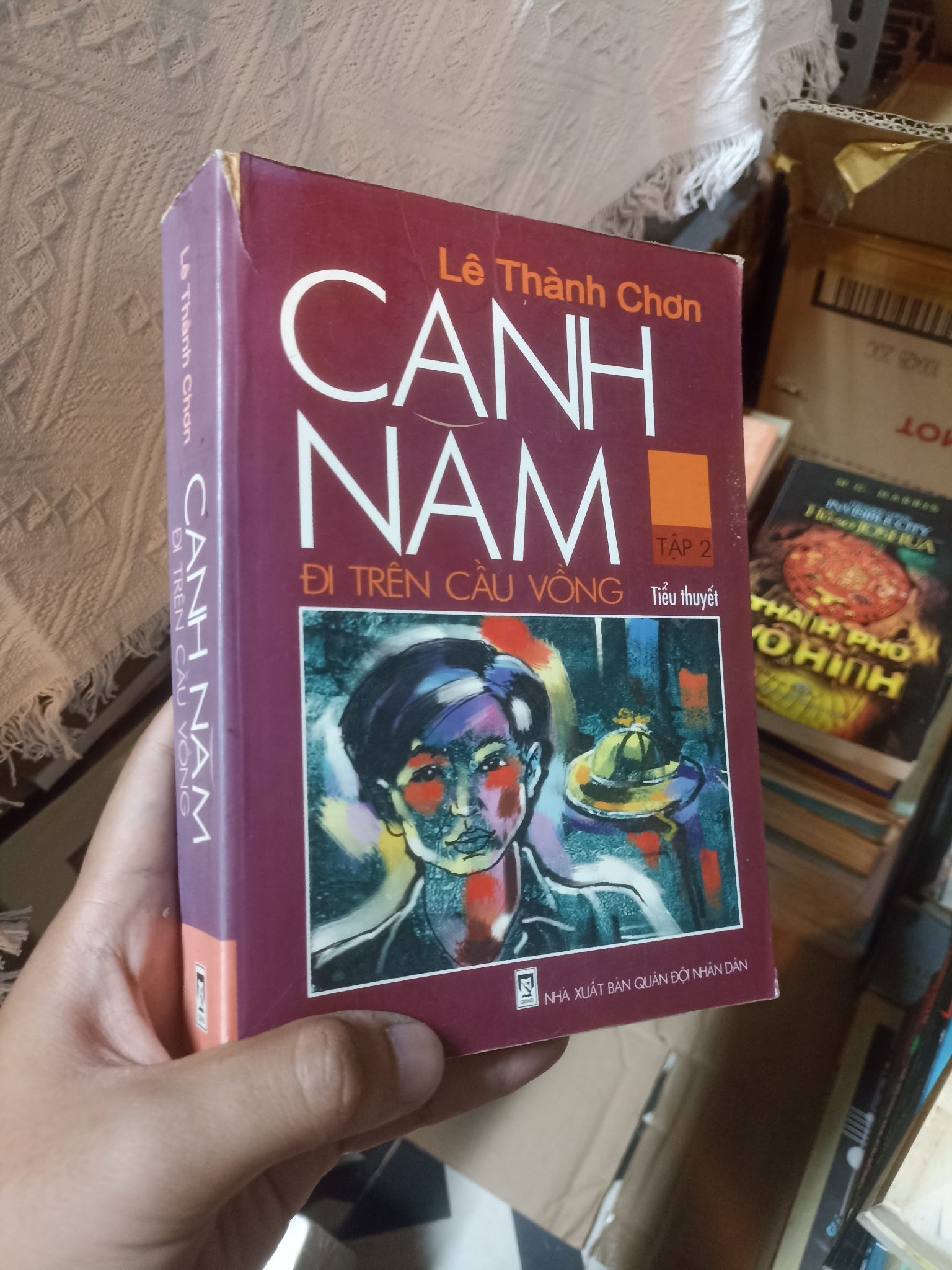 Canh năm đi trên cầu vòng tập 2 - Lê Thành Chơn (Sách văn học) NSX