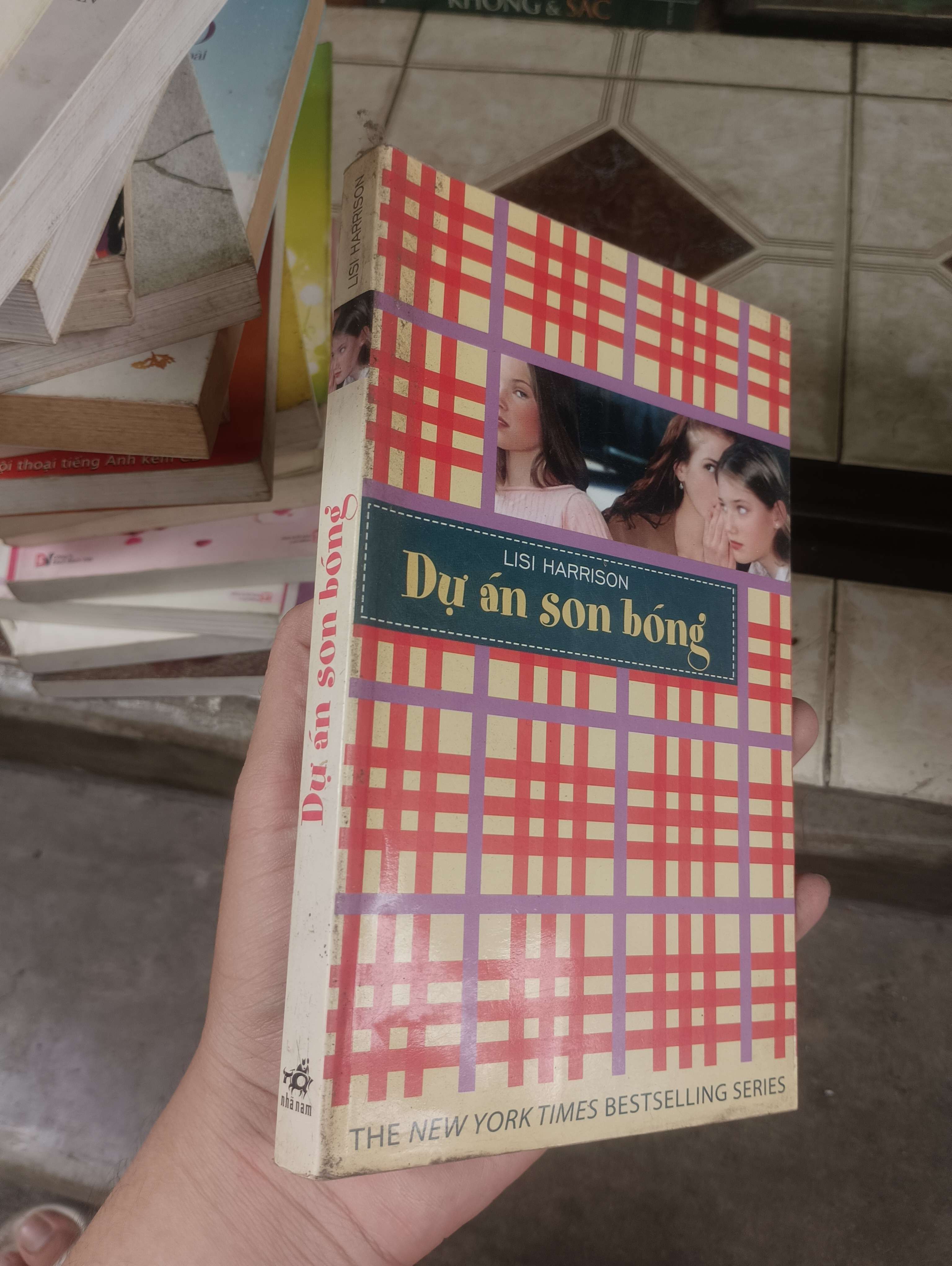 Dự án son bóng - Lisi Harrison 2009 (Tiểu Thuyết) BGB