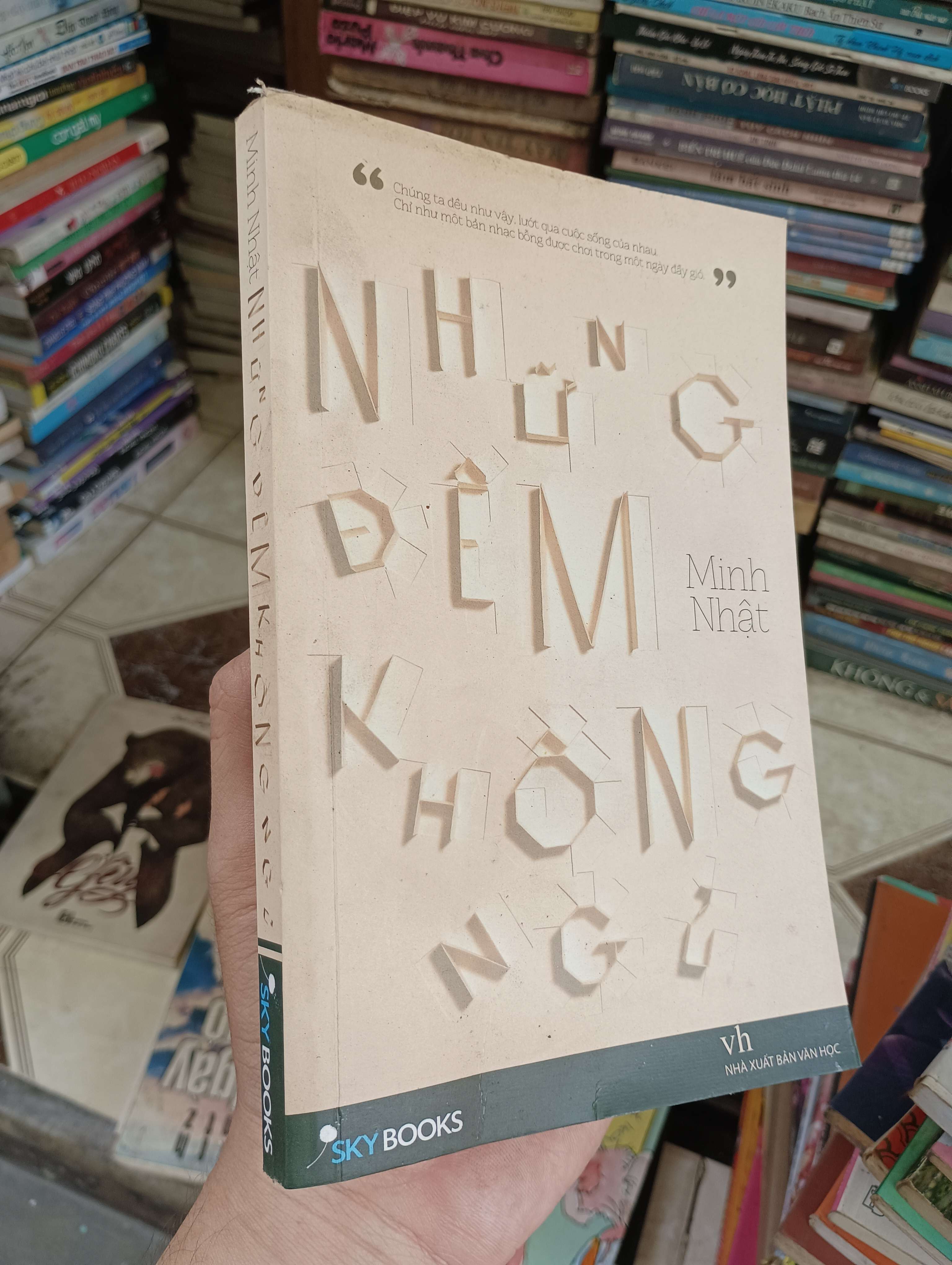 Những đêm không ngủ - Minh Nhật 2013 (Sách văn học) BGB