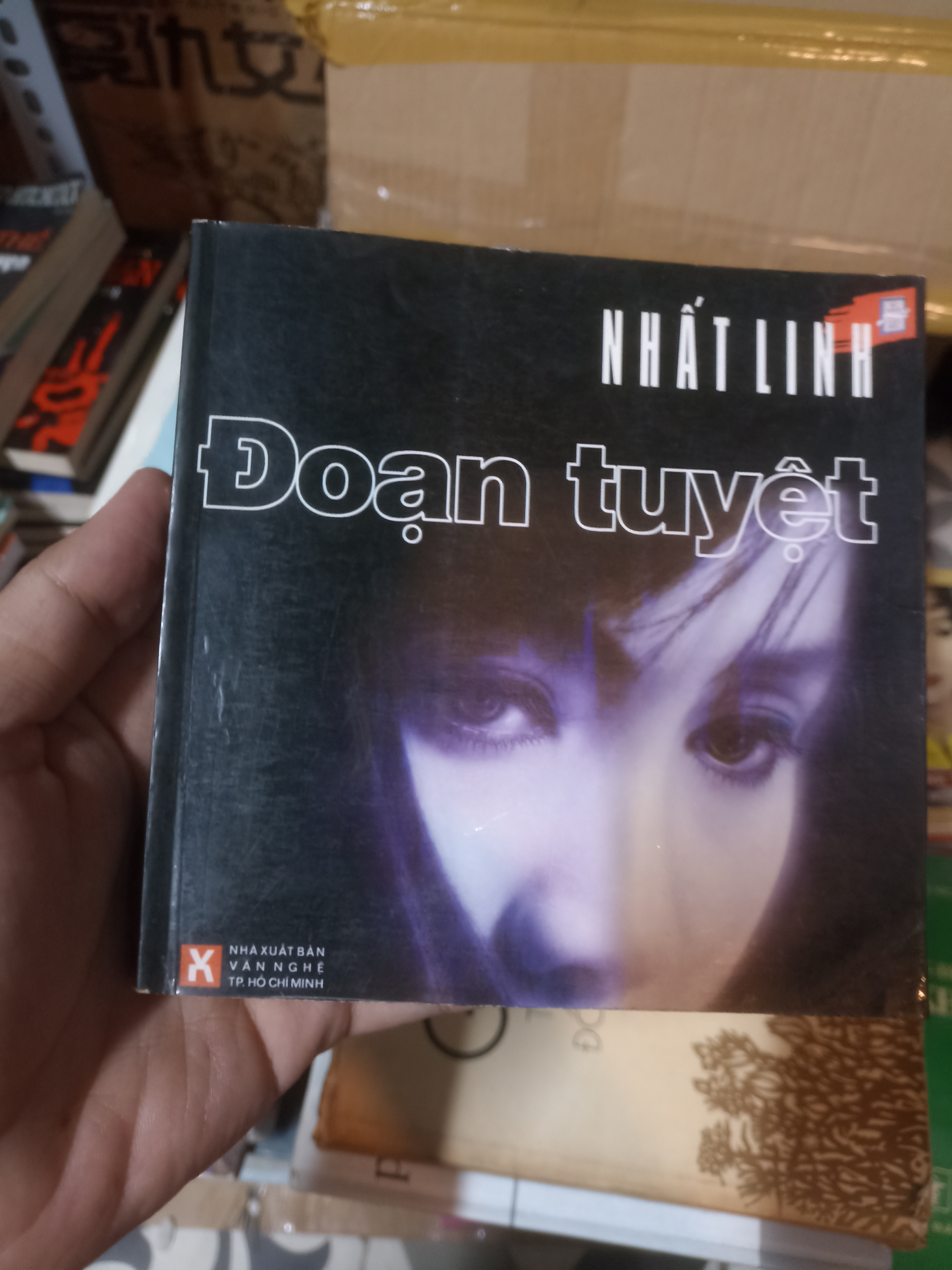 Đoạn tuyệt - Nhất Linh (Sách văn học) NSX