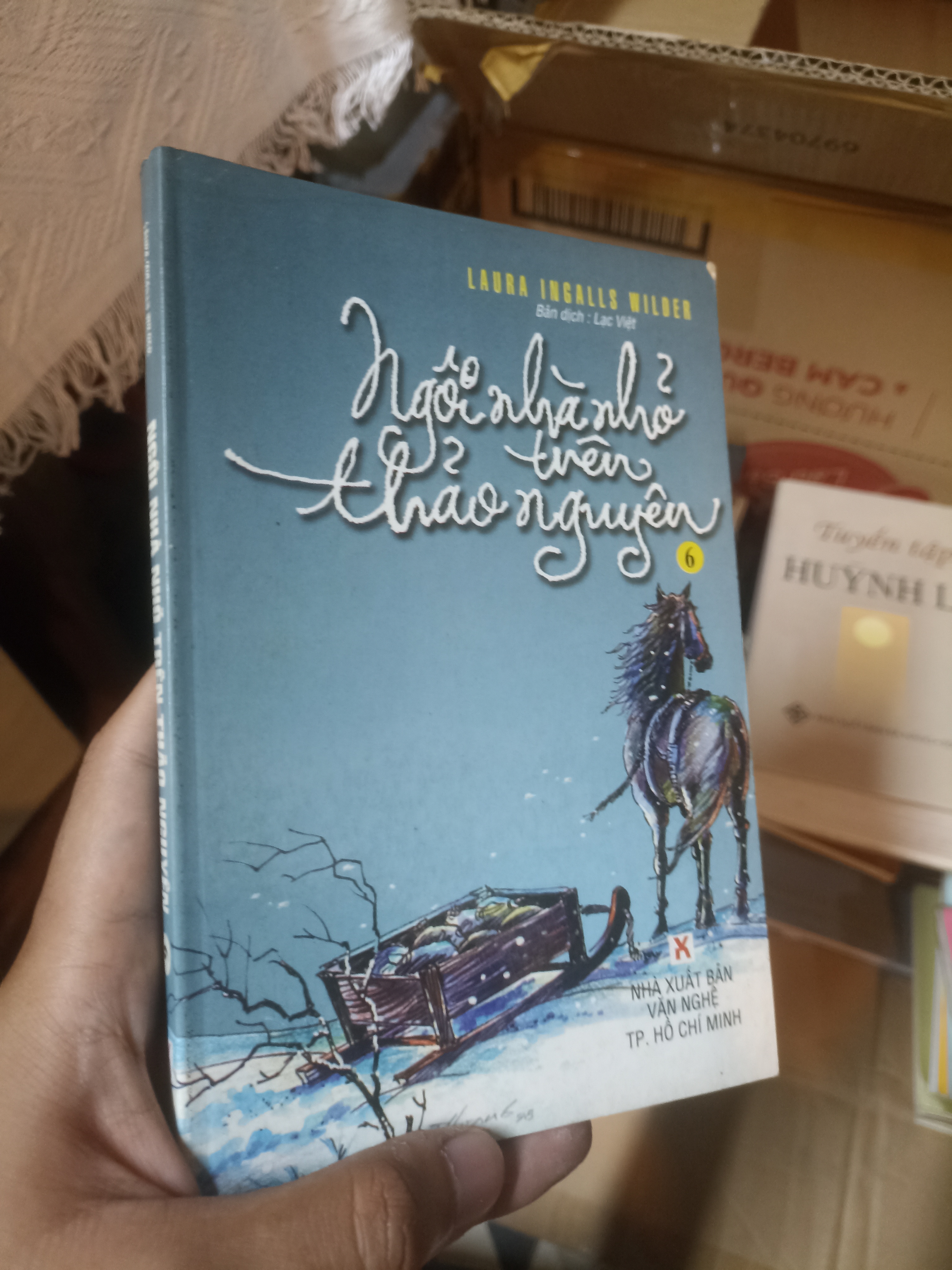 Ngôi nhà nhỏ trên thảo nguyên - Laura Ingalls Wilder (Sách văn học) NSX