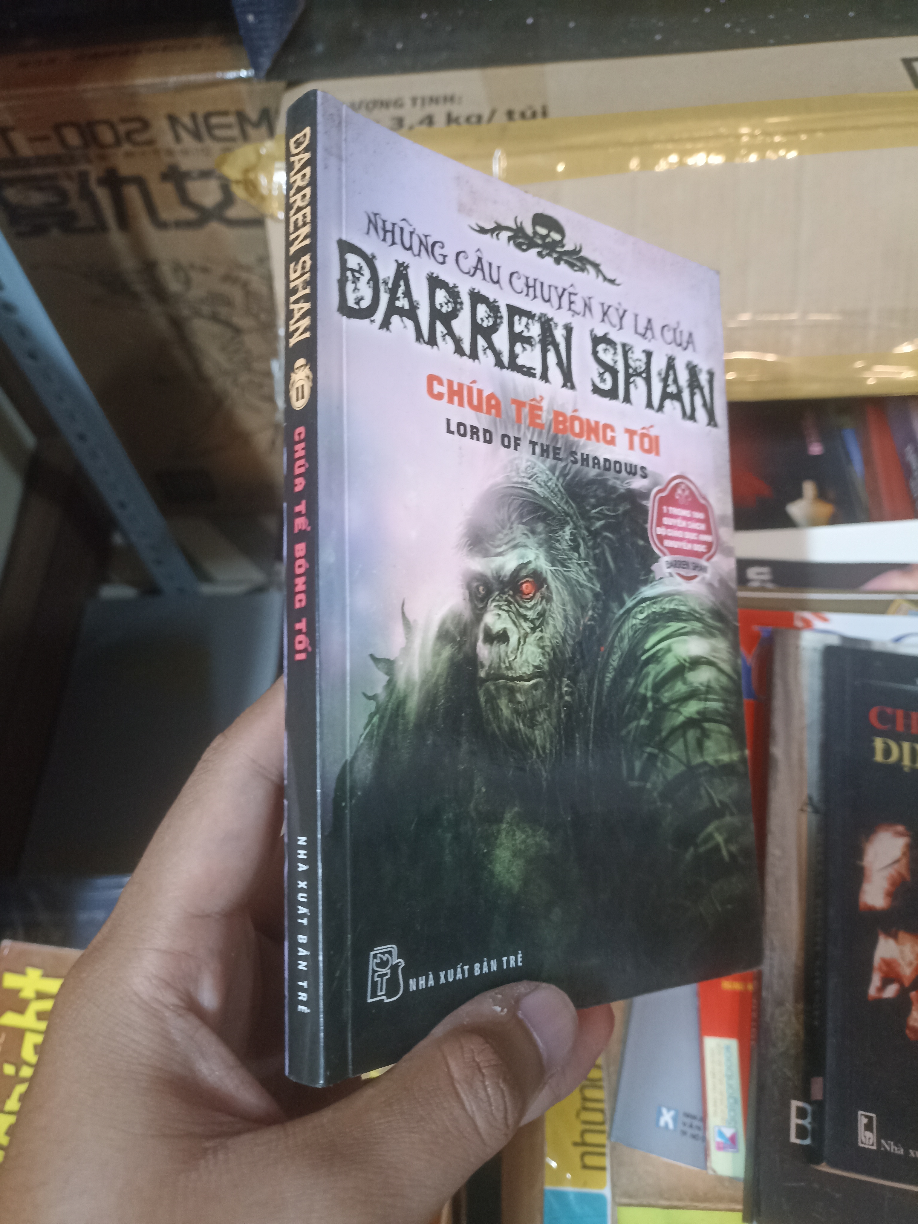 Những câu chuyện kỳ lạ của Darren Shan: Chúa tể bóng tối (Truyện kinh dị) NSX