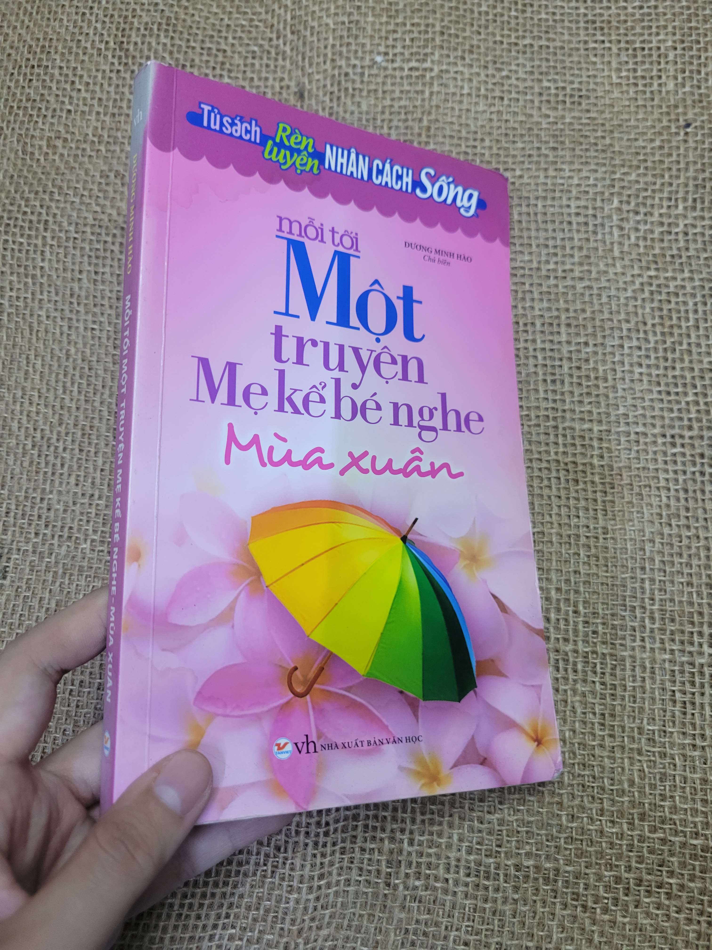 ỗi tối Một truyện Mẹ kể bé nghe Mùa xuân - Dương Minh Hào 2018 mới 70% bẩn bìa, ố, có vệt nước (Sách mẹ và bé) HLSC