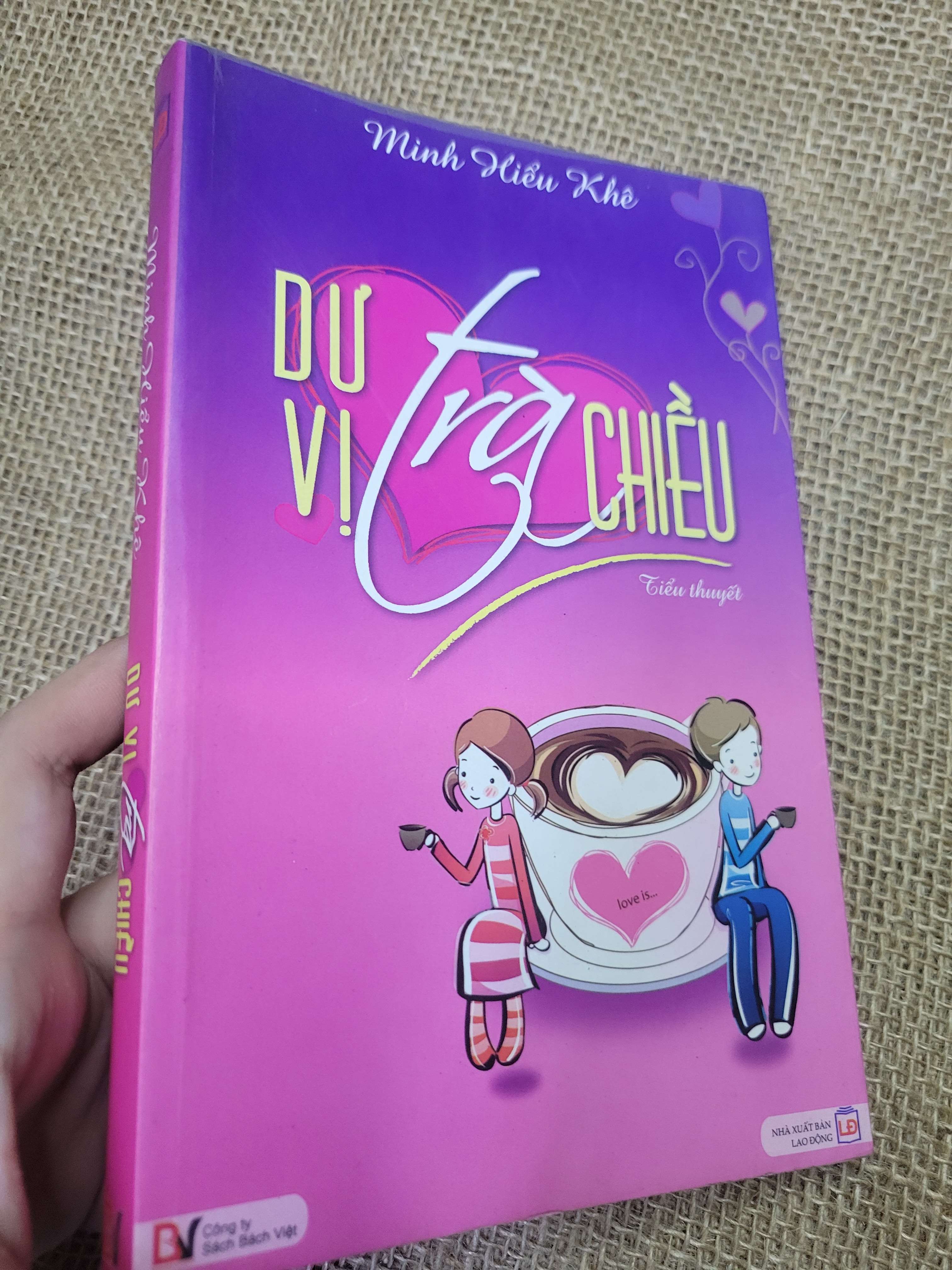 Dư Vị Trà Chiều - Minh Hiểu Khê 2010 mới 90% bẩn bìa, ố (Tiểu Thuyết) HLSC
