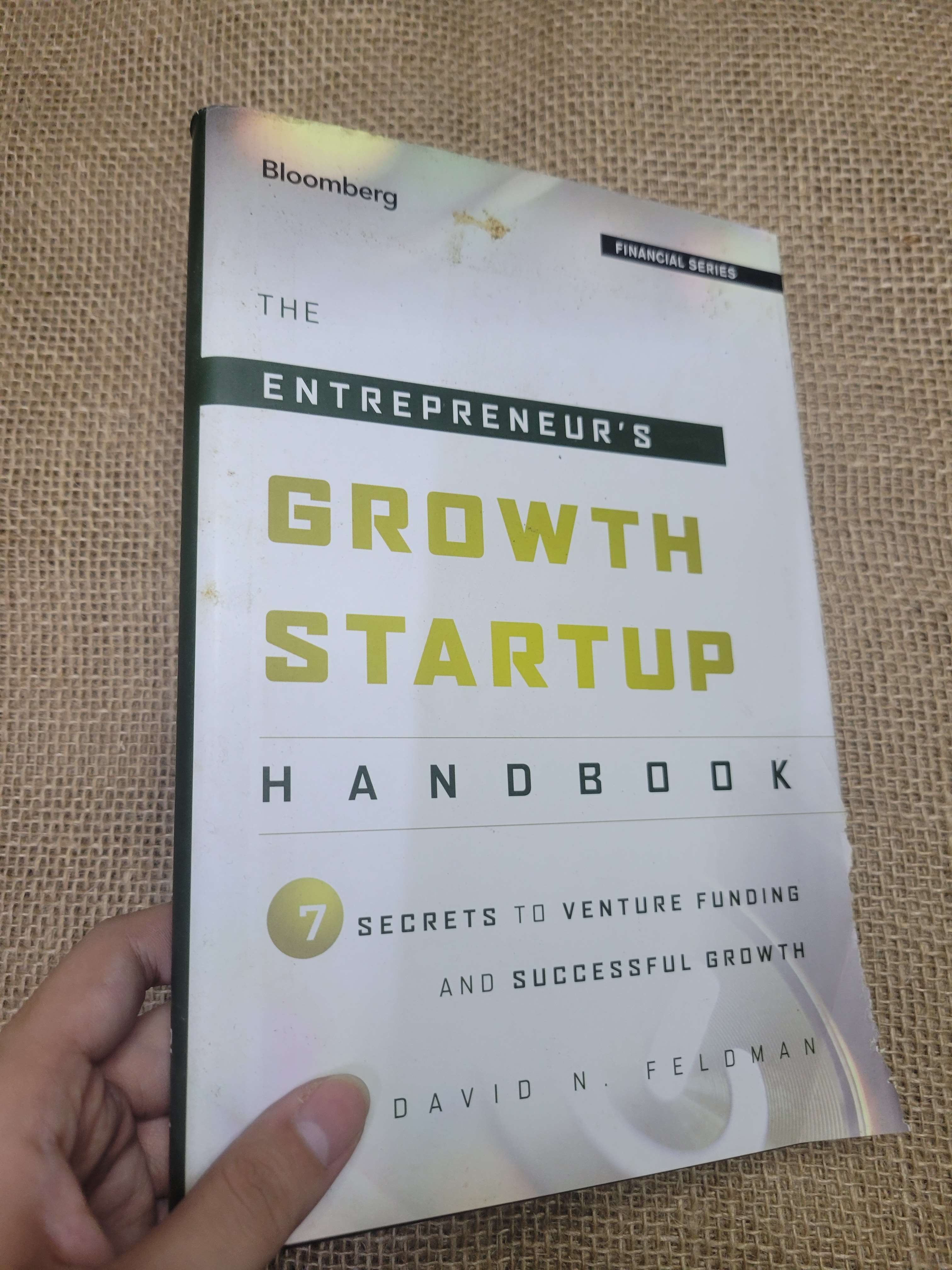 The Entrepreneur's Growth Startup Handbook - David N. Feldman bìa cứng mới 80% bẩn bìa, ố, rách áo bìa (Sách ngoại) NENA