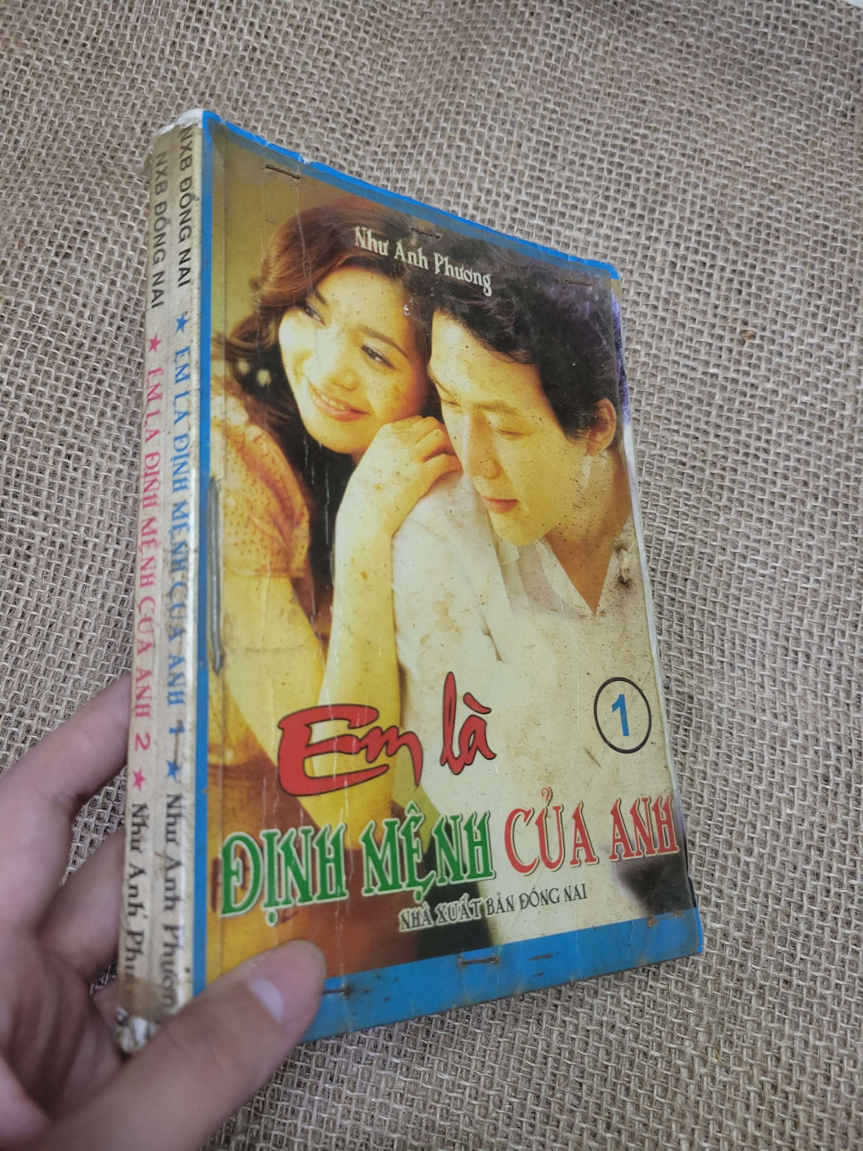 2 cuốn Em là định mệnh của anh - Như Anh Phương 2009 mới 80% bẩn bìa, ố, có chữ viết, có vệt nước (Sách văn học) HCM
