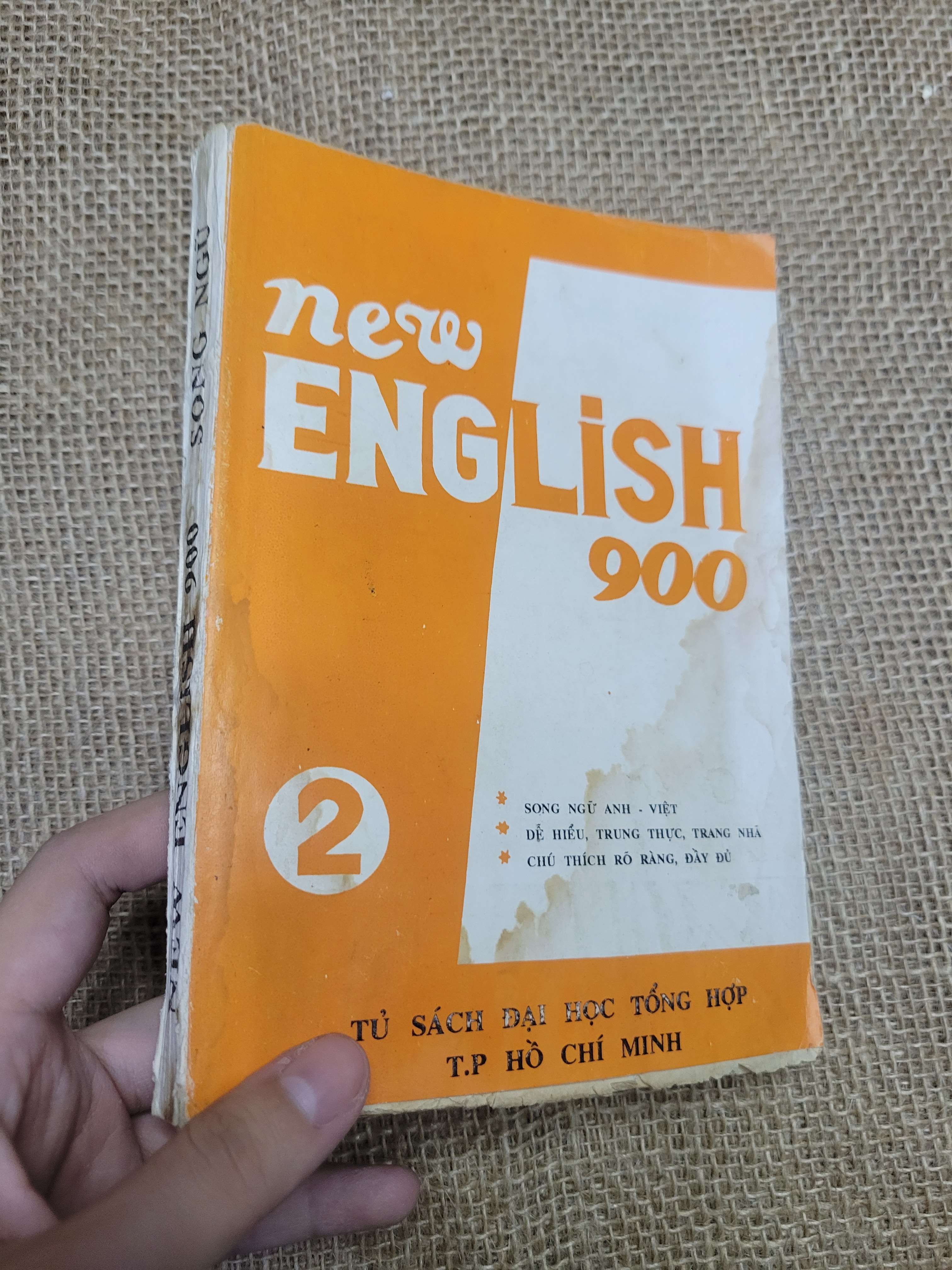 new ENGLISH 900 tập 2 (song ngữ) 1989 mới 80% bẩn bìa, ố (Sách tự học tiếng Anh) HLSC
