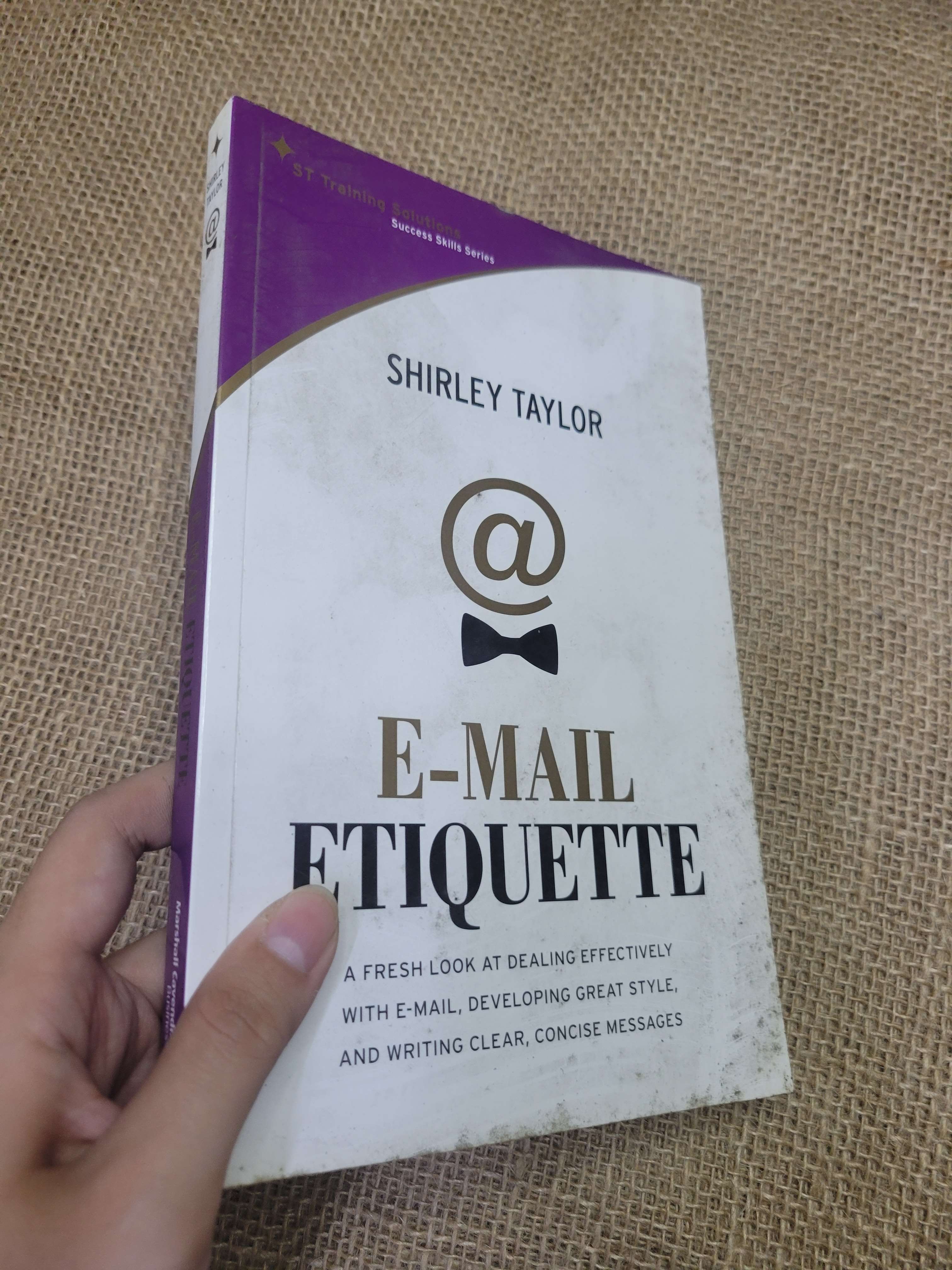 E-Mail Etiquette - Shirley Taylor mới 80% bẩn bìa, ố (Sách ngoại) NENA