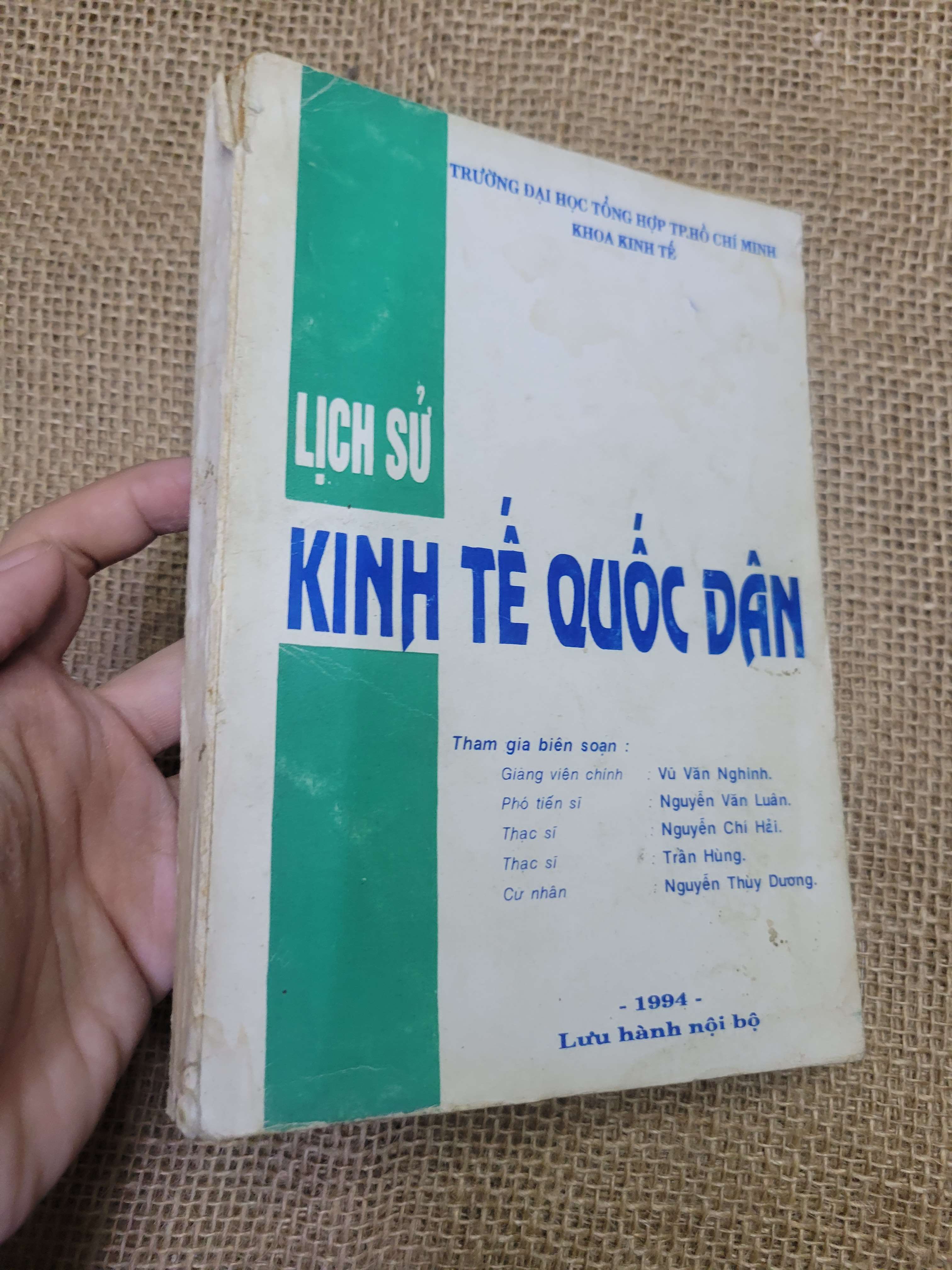 Lịch sử kinh tế quốc dân 1994 mới 80% bẩn bìa, ố, có vệt nước (Sách kinh tế - tài chính - chứng khoán) HLSC