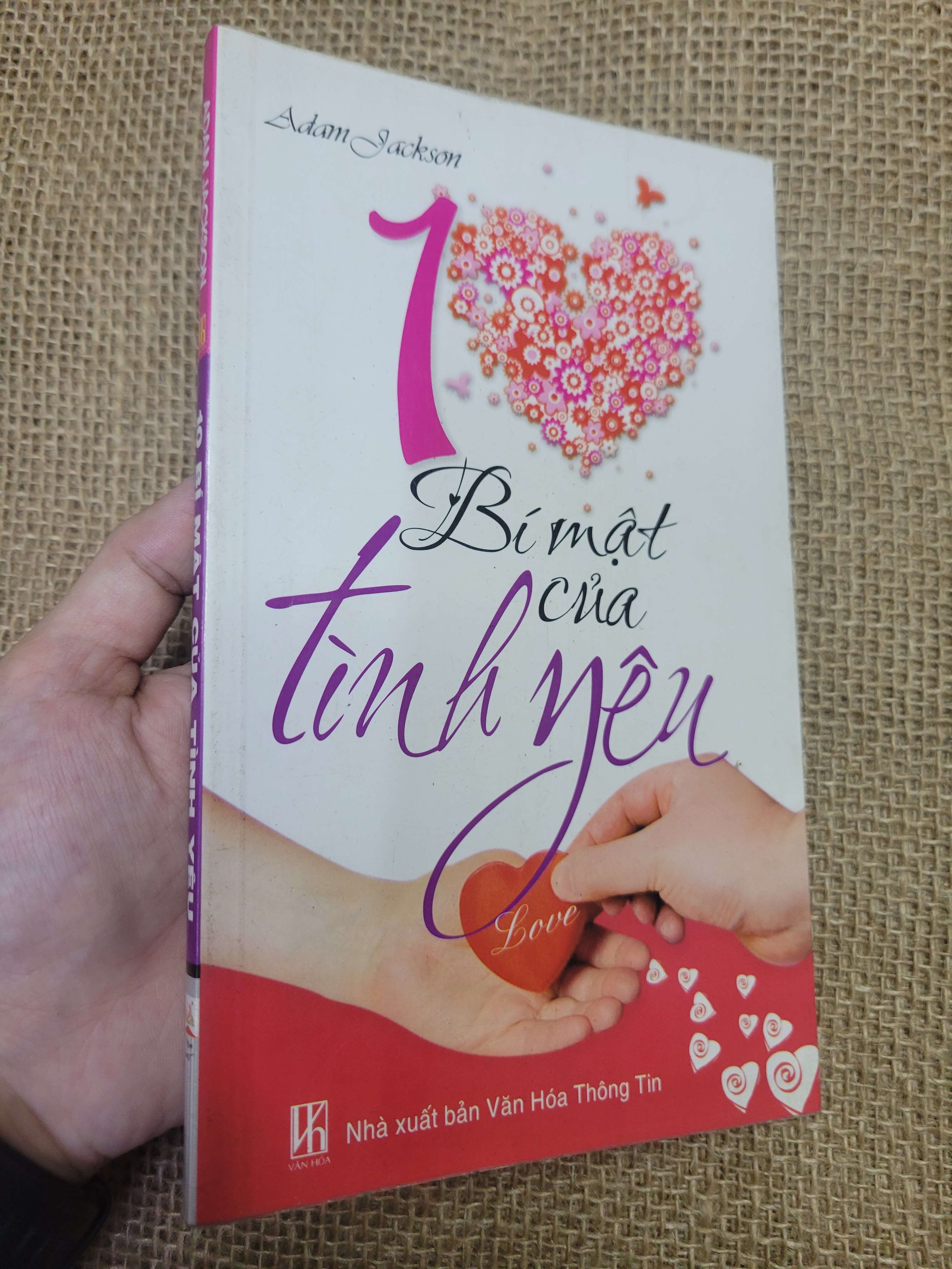 10 Bí mật của tình yêu - Adam Jackson 2010 mới 80% bẩn bìa, ố (Sách văn học) HLSC