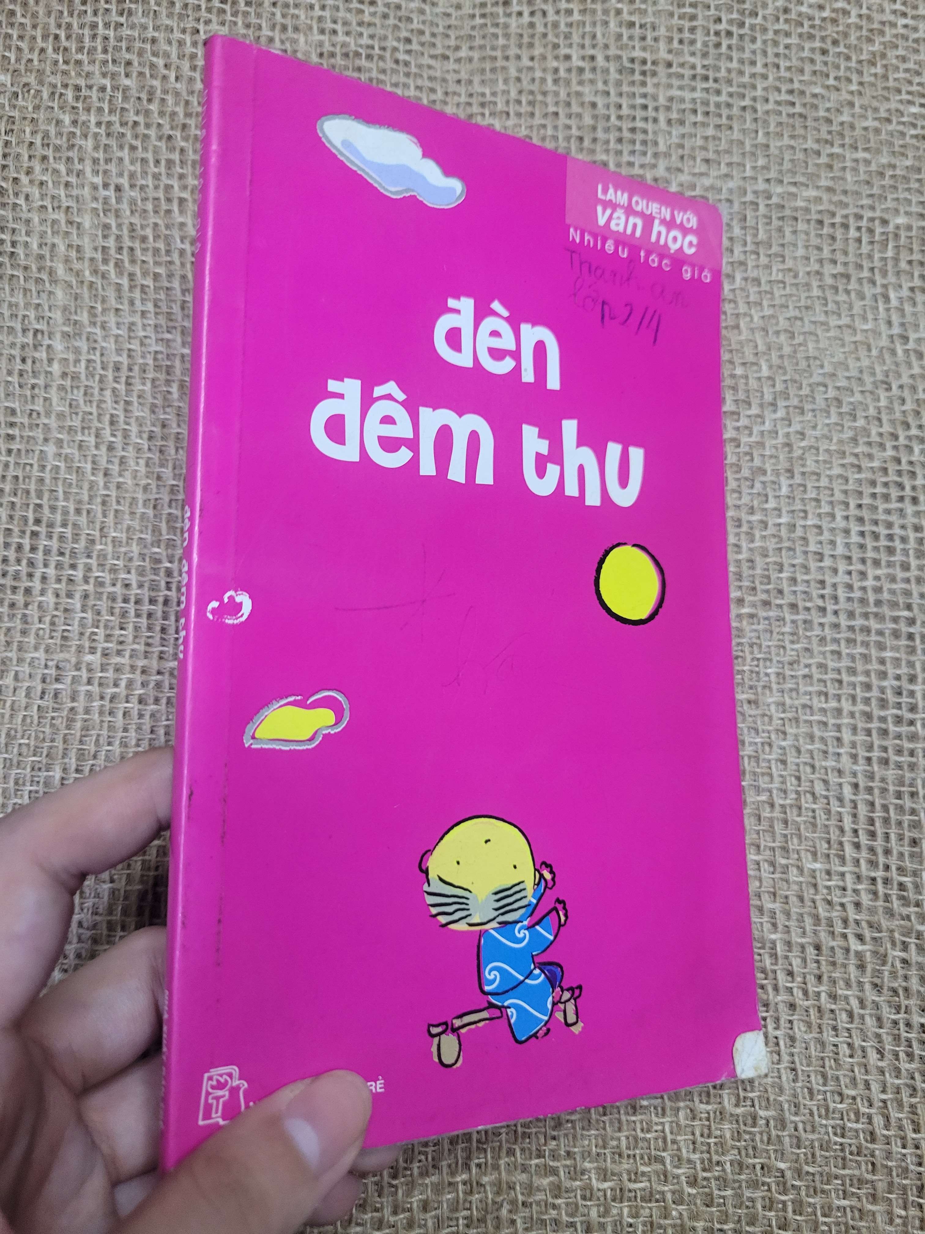 Đèn đêm thu - Nhiều tác giả 2009 mới 80% bẩn bìa, ố (Sách văn học) HLSC
