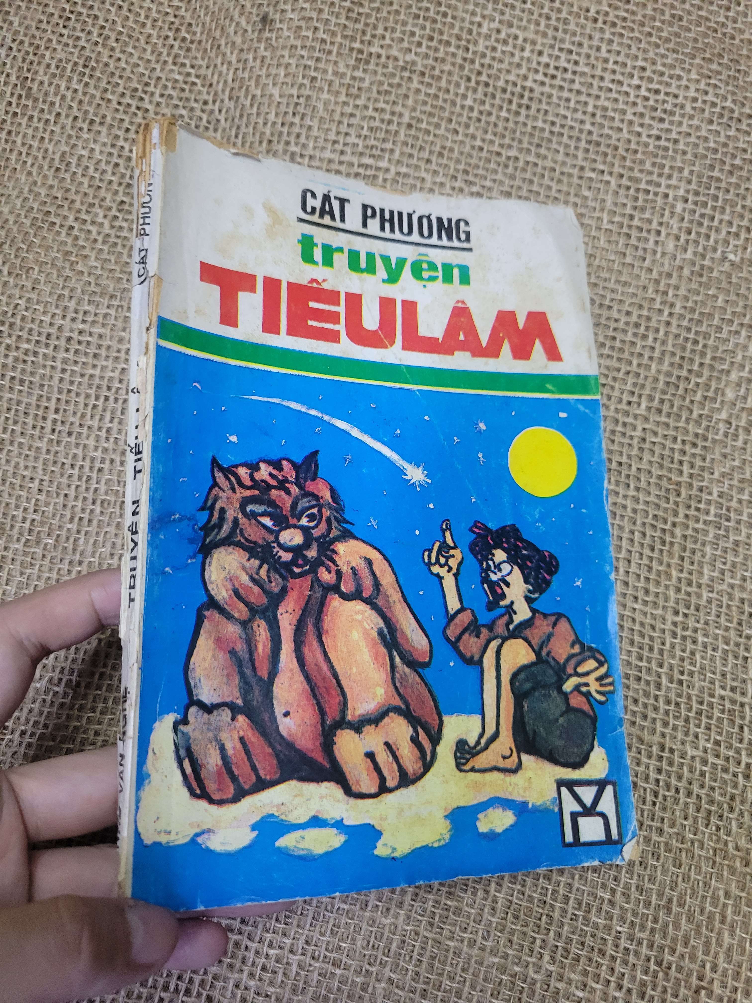 Truyện tiếu lâm tập 4 - Cát Phương 1992 mới 80% bẩn bìa, ố, gập bìa (Truyện cười) HLSC