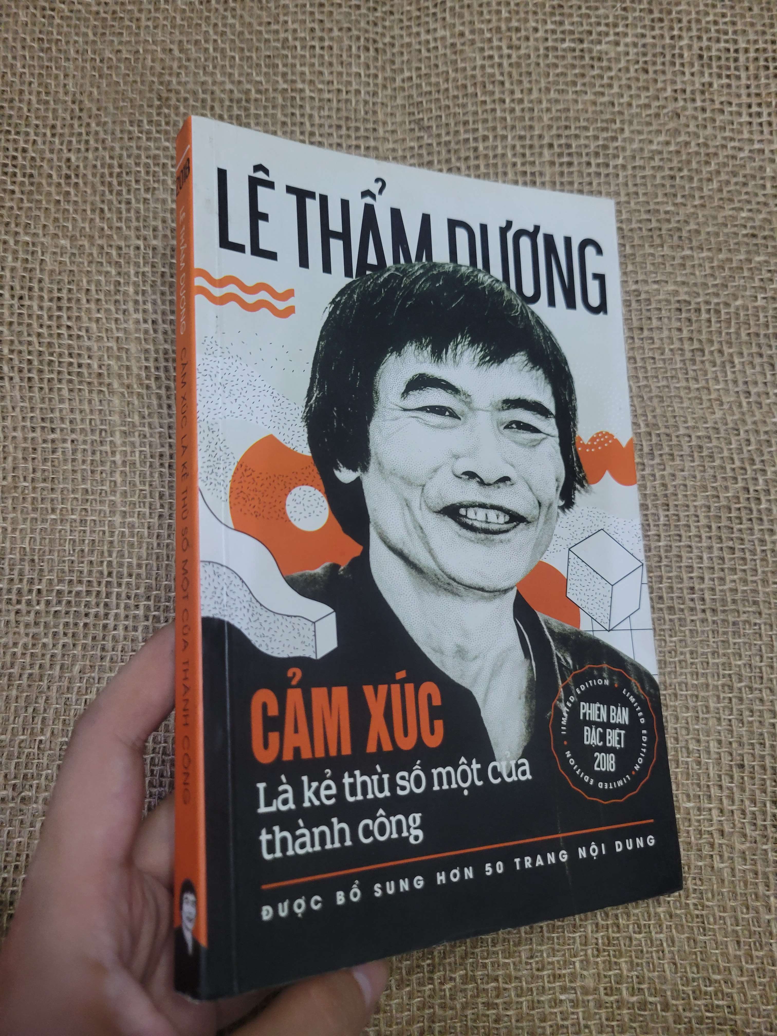 Cảm Xúc Là kẻ thù số một của thành công - Lê Thẩm Dương 2018 mới 80% bẩn bìa, ố, tróc gáy nhẹ (Sách kỹ năng) HLSC