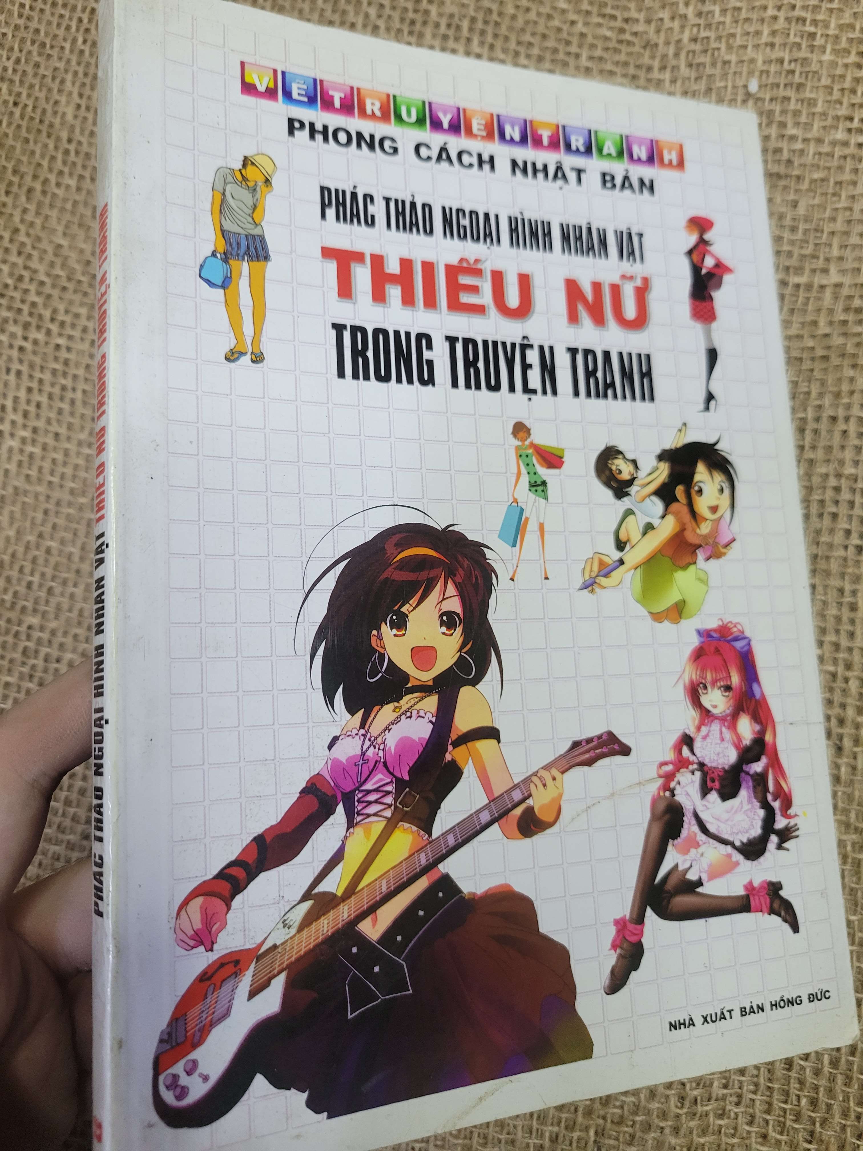 Phác Thảo Ngoại Hình Nhân Vật Thiếu Nữ Trong Truyện Tranh 2012 mới 80% bẩn bìa, ố (Sách giáo khoa - giáo trình) HLSC