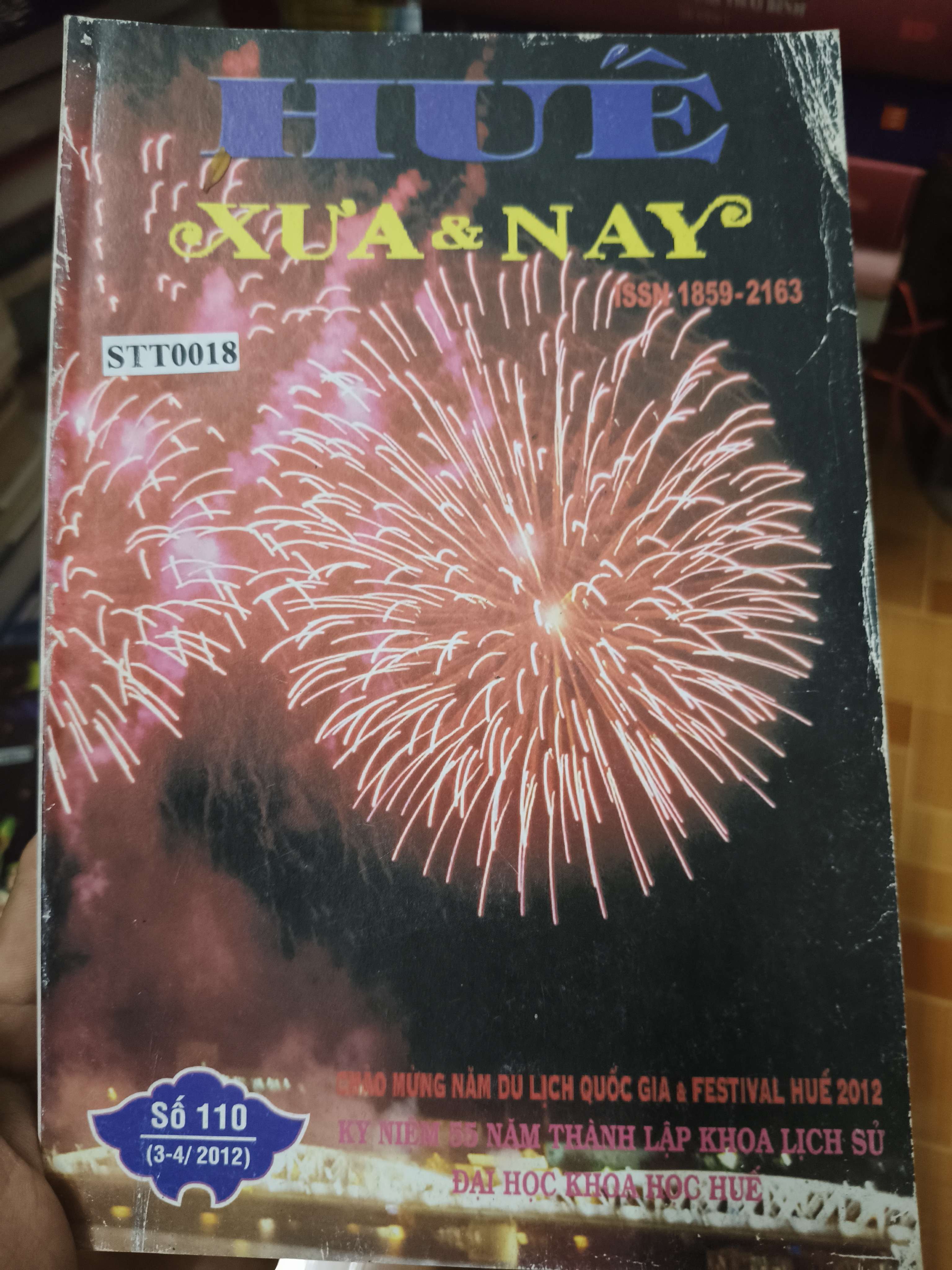 S18 Huế Xưa Và Nay 110 - Xb 2012 - 110 Trang (Lịch sử Việt Nam) ANTQ