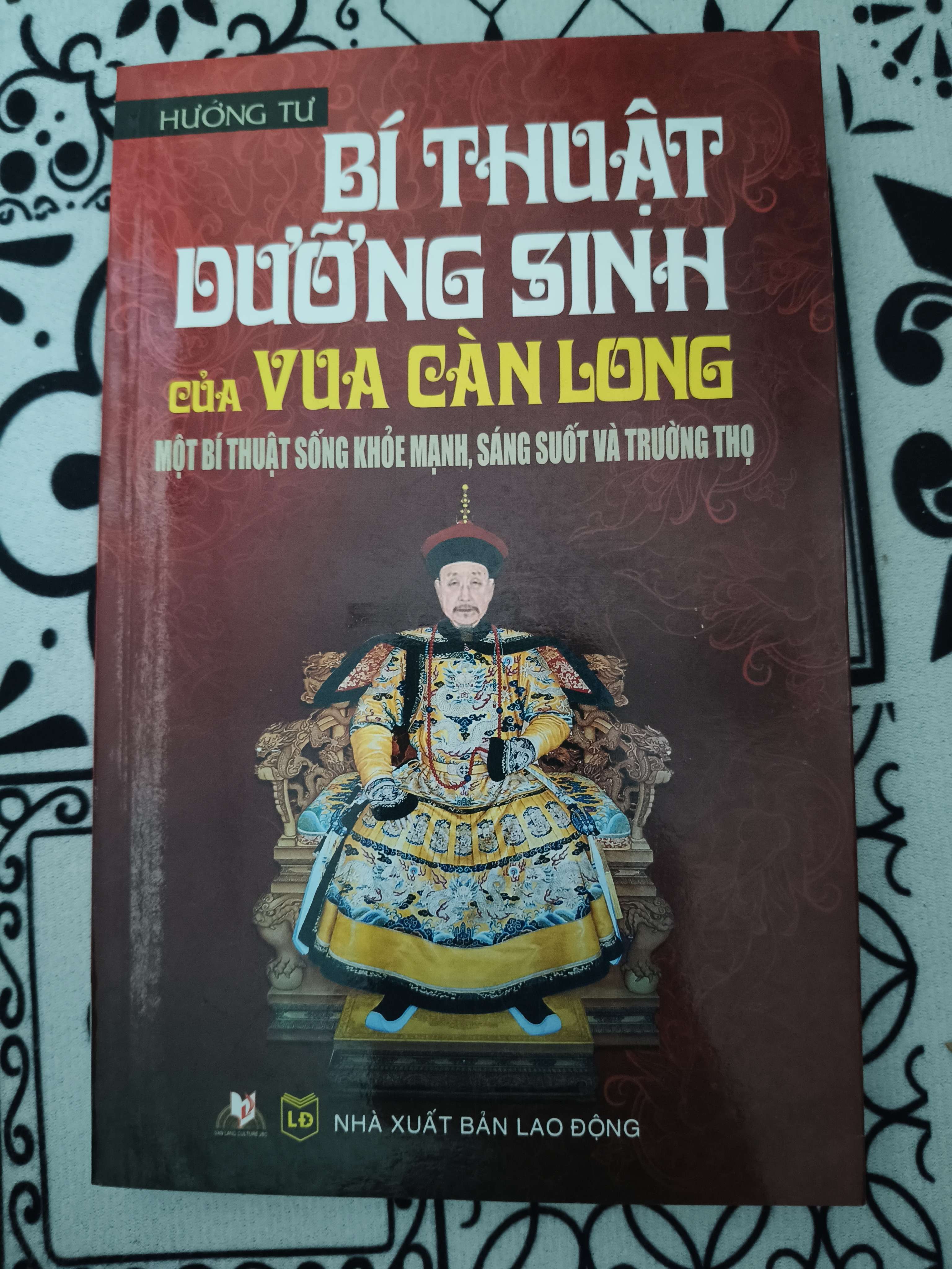 Bí thuật dưỡng sinh của vua Càn Long - Xb 2011 - 312 trang (Sách Y học - Sức khỏe - Thể thao) ANTQ