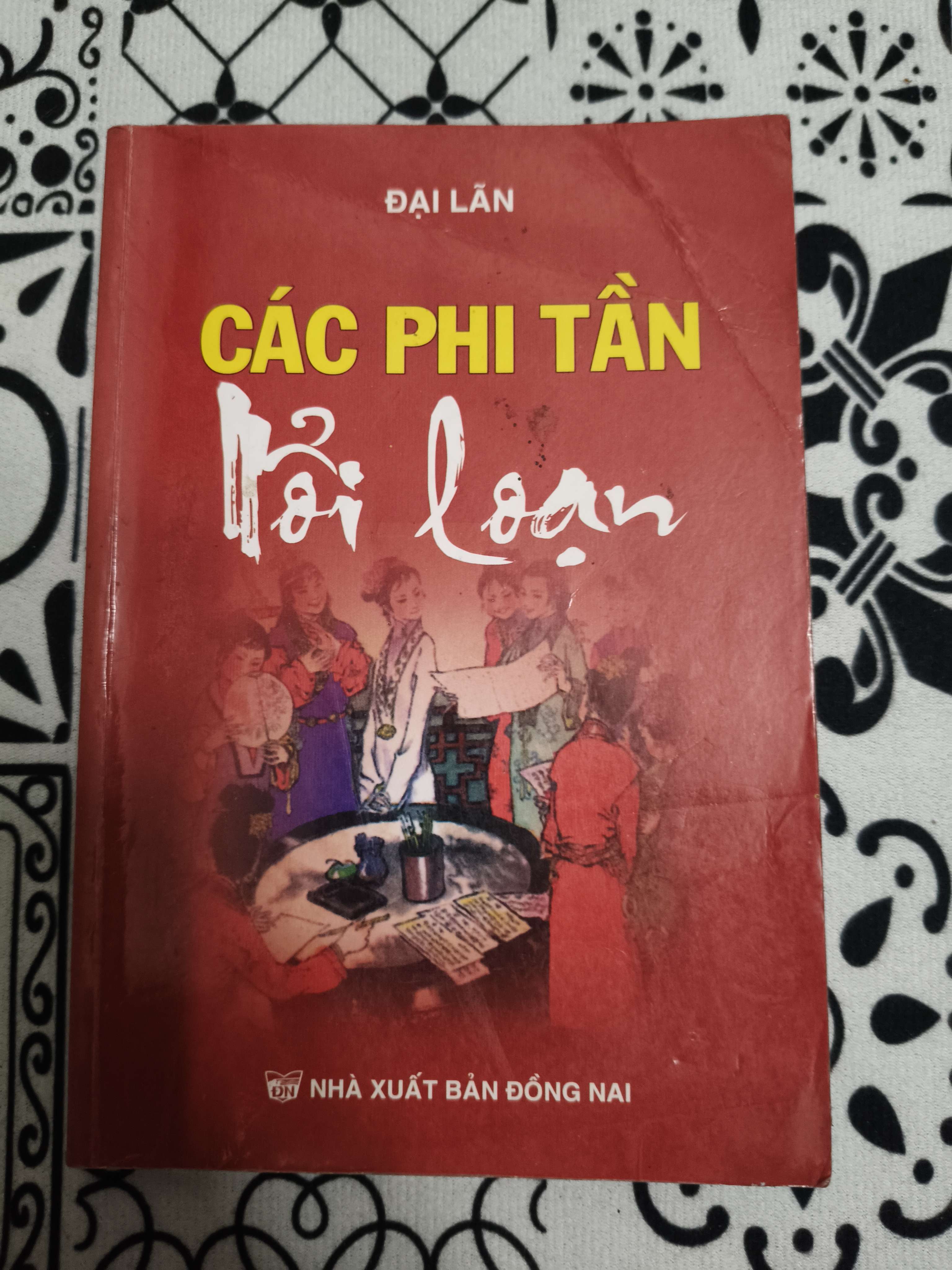Các phi tần nổi loạn -  Xb 2006 - 304 trang (Lịch sử thế giới) ANTQ