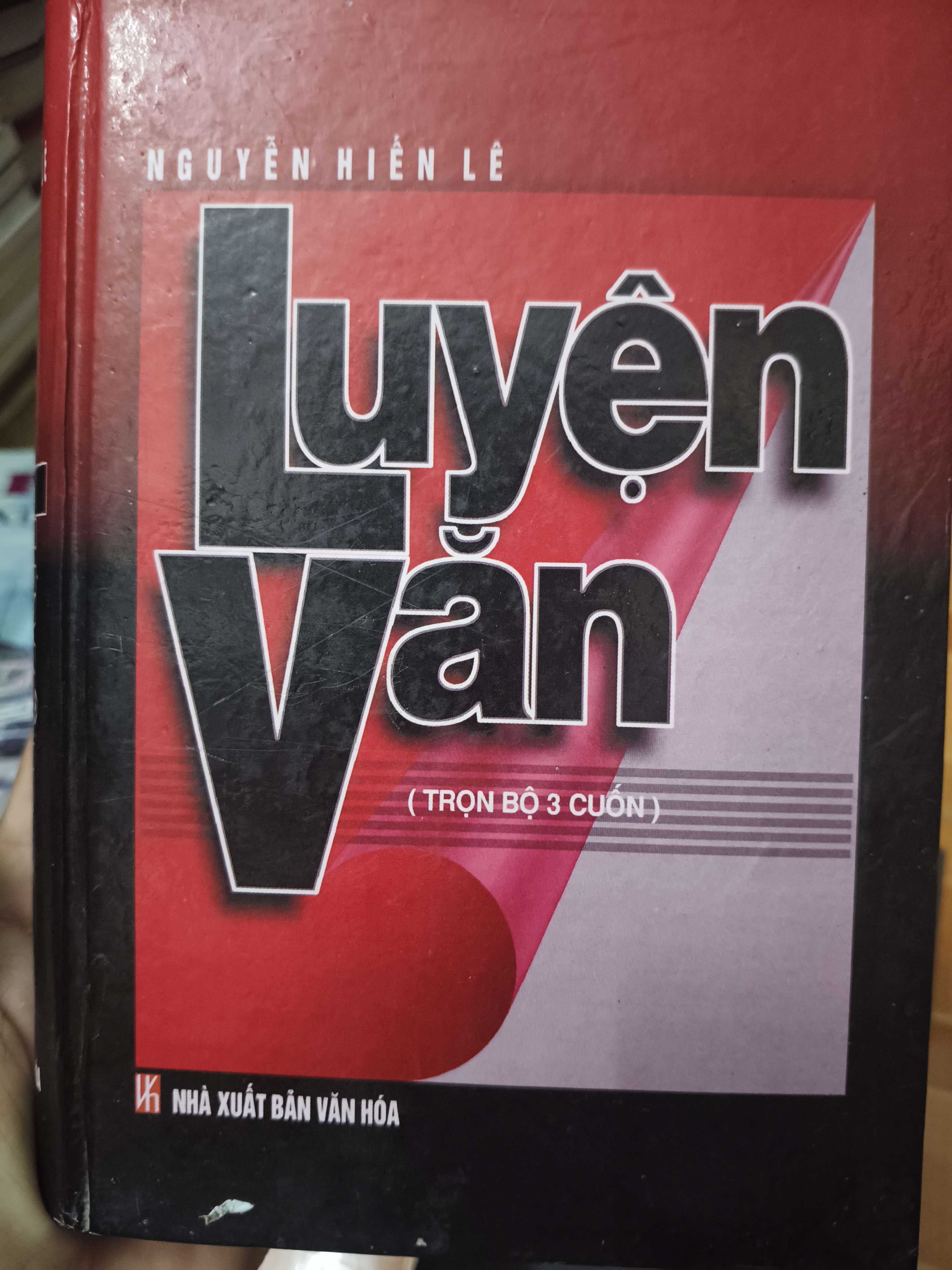 Luyện văn - Xb 1998 - 718 trang - Bìa cứng (Sách kiến thức tổng hợp) ANTQ