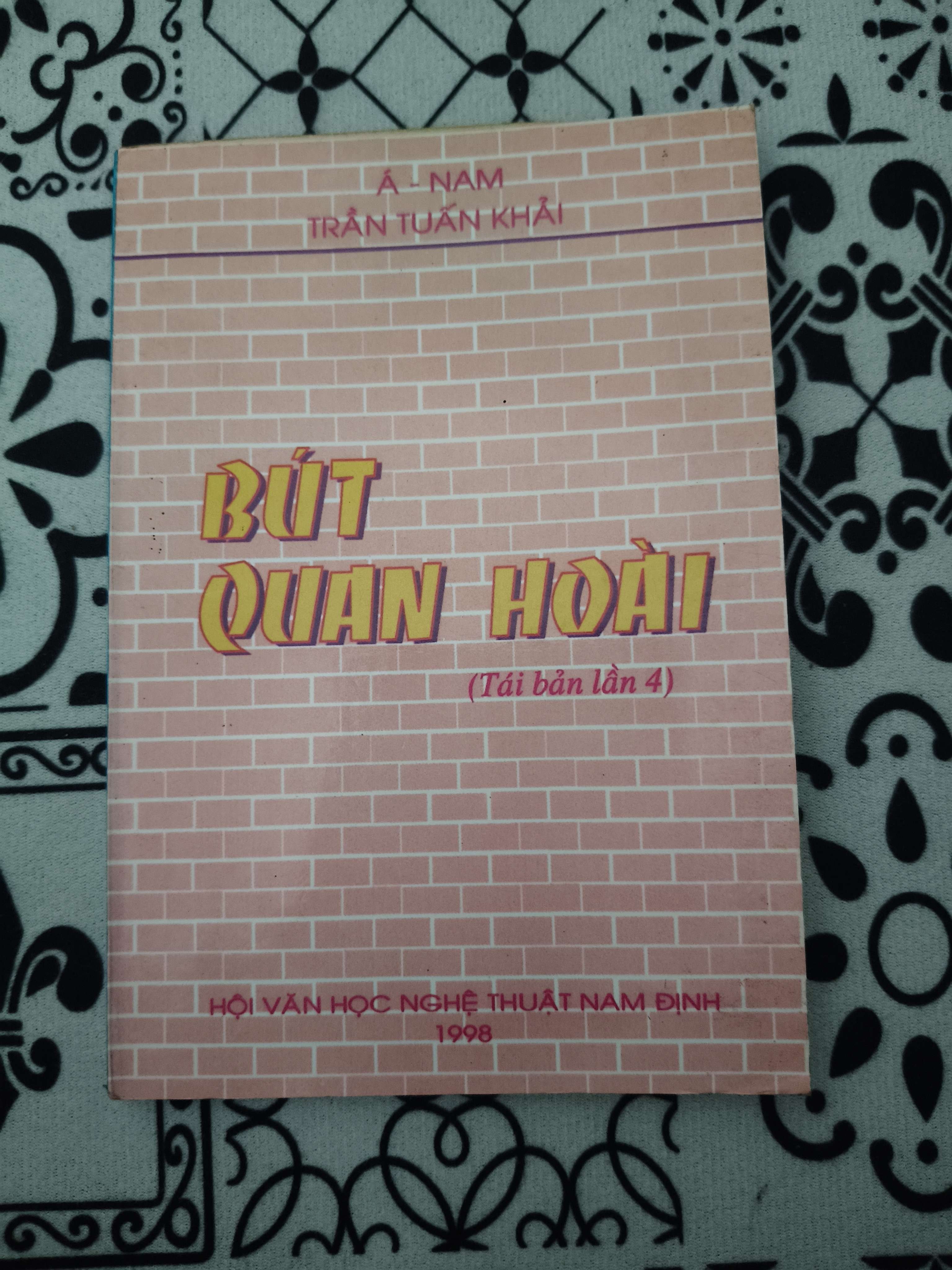 Bút Quan Hoài - Xb 1998 - 88 trang (Văn học Việt Nam) ANTQ