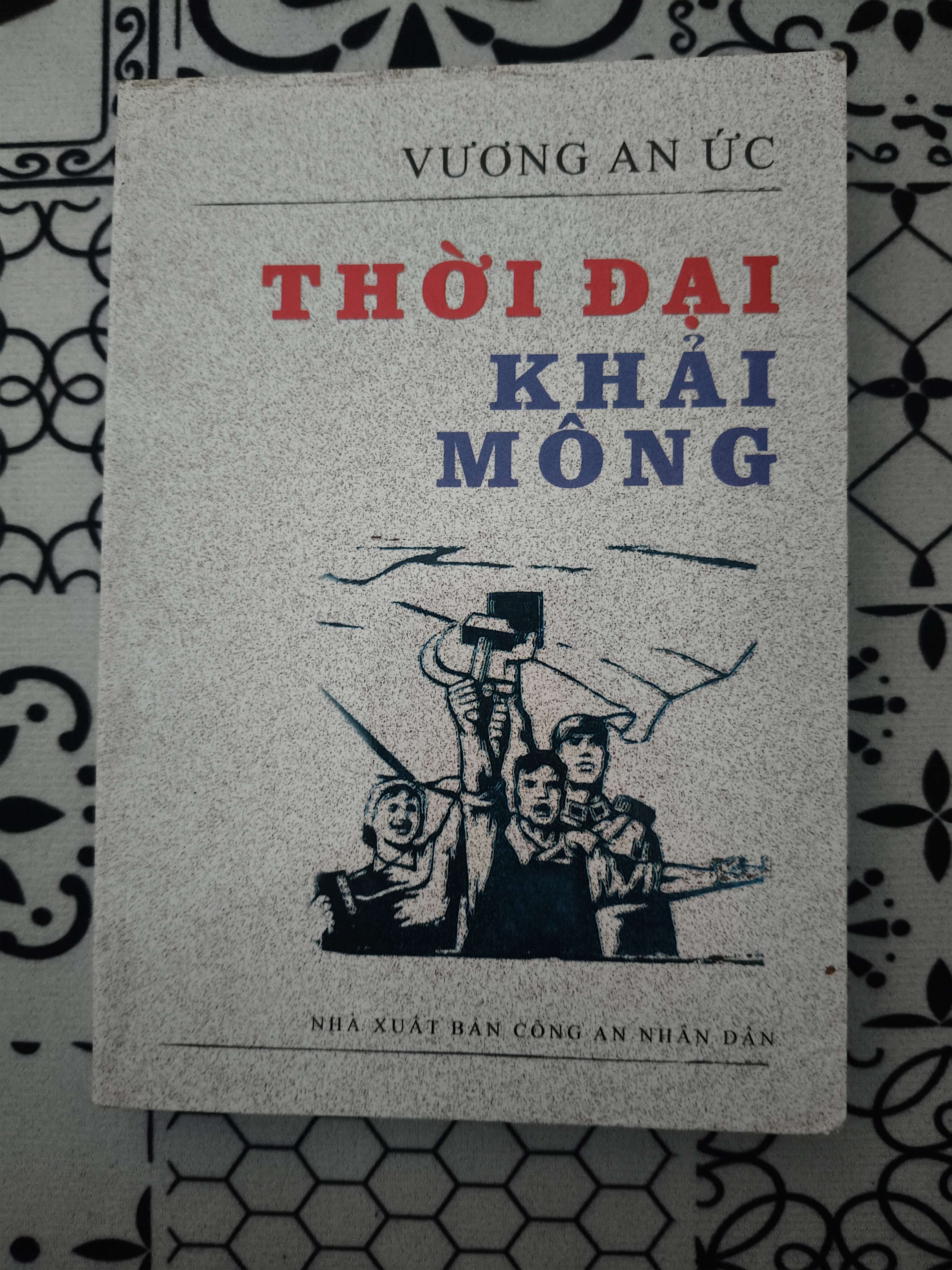 Thời đại khải mông - Xb 2011 - 438 trang (Sách văn học) ANTQ