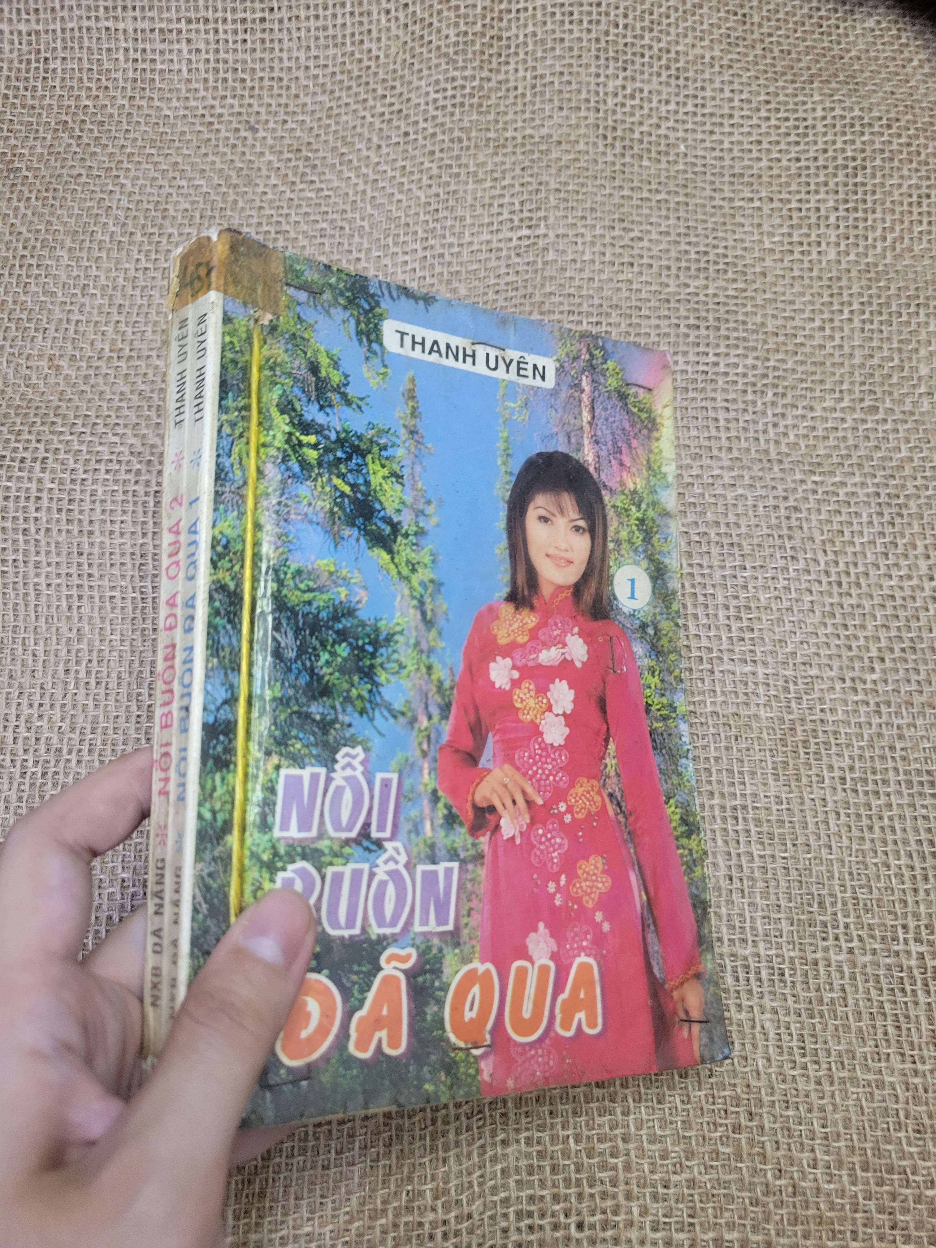 2 cuốn Nỗi Buồn Đã Qua - Thanh Uyên (Sách văn học) HLSC