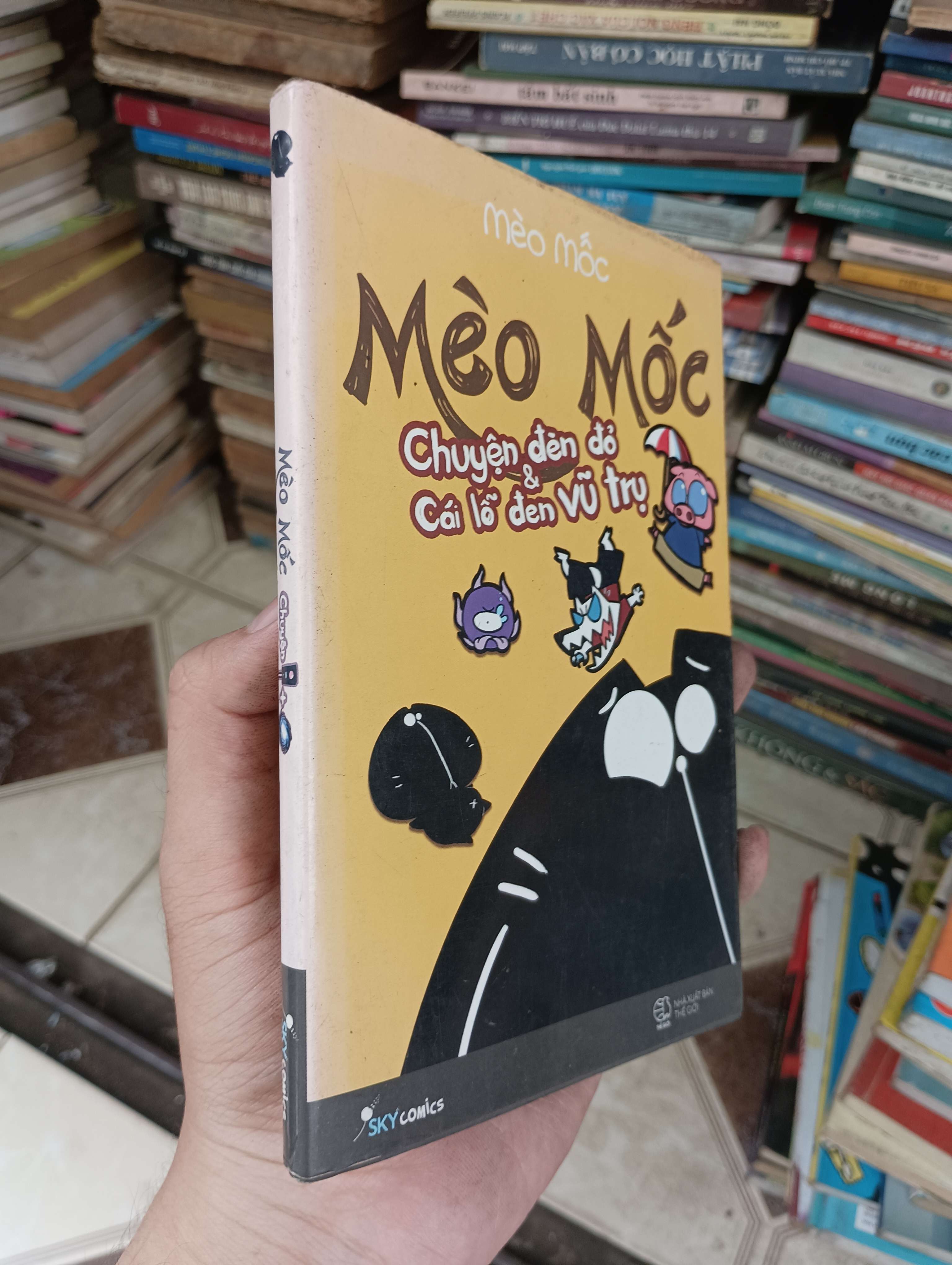Mèo Mốc: Chuyện đèn đỏ & cái lỗ đen vũ trụ (Sách văn học) BGB