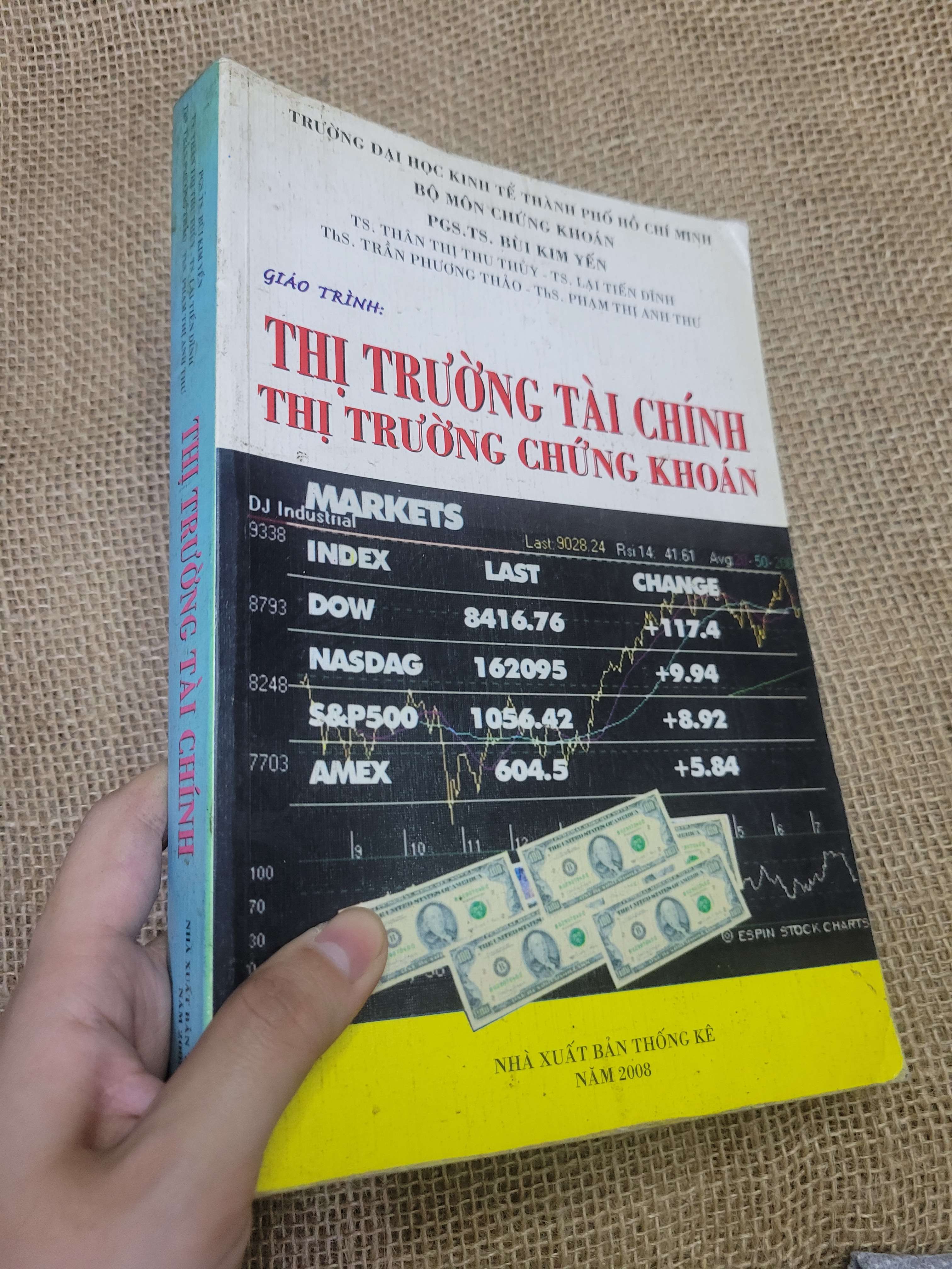 Giáo trình THỊ TRƯỜNG TÀI CHÍNH THỊ TRƯỜNG CHỨNG KHOÁN (Giáo trình đại học - cao đẳng) HLSC