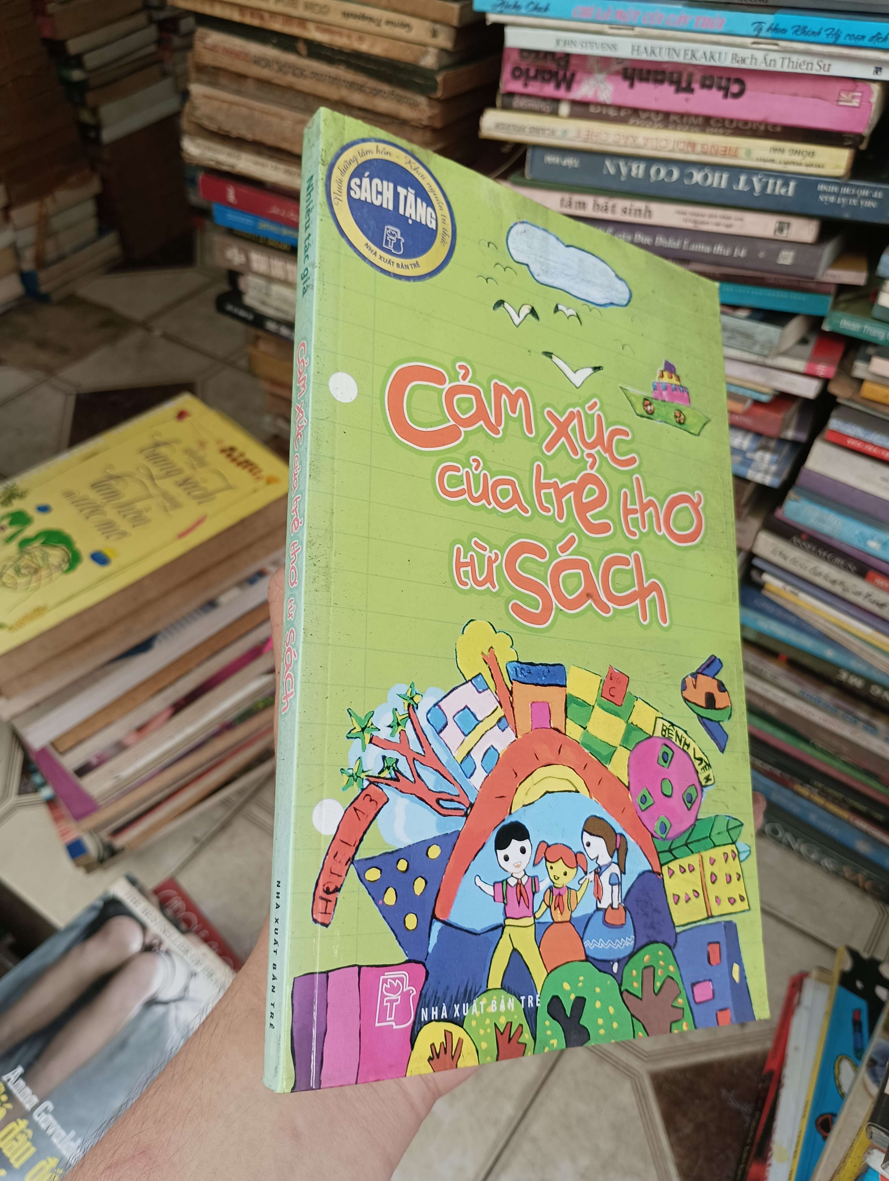 Cảm xúc của trẻ thơ từ sách (Sách thiếu nhi) BGB