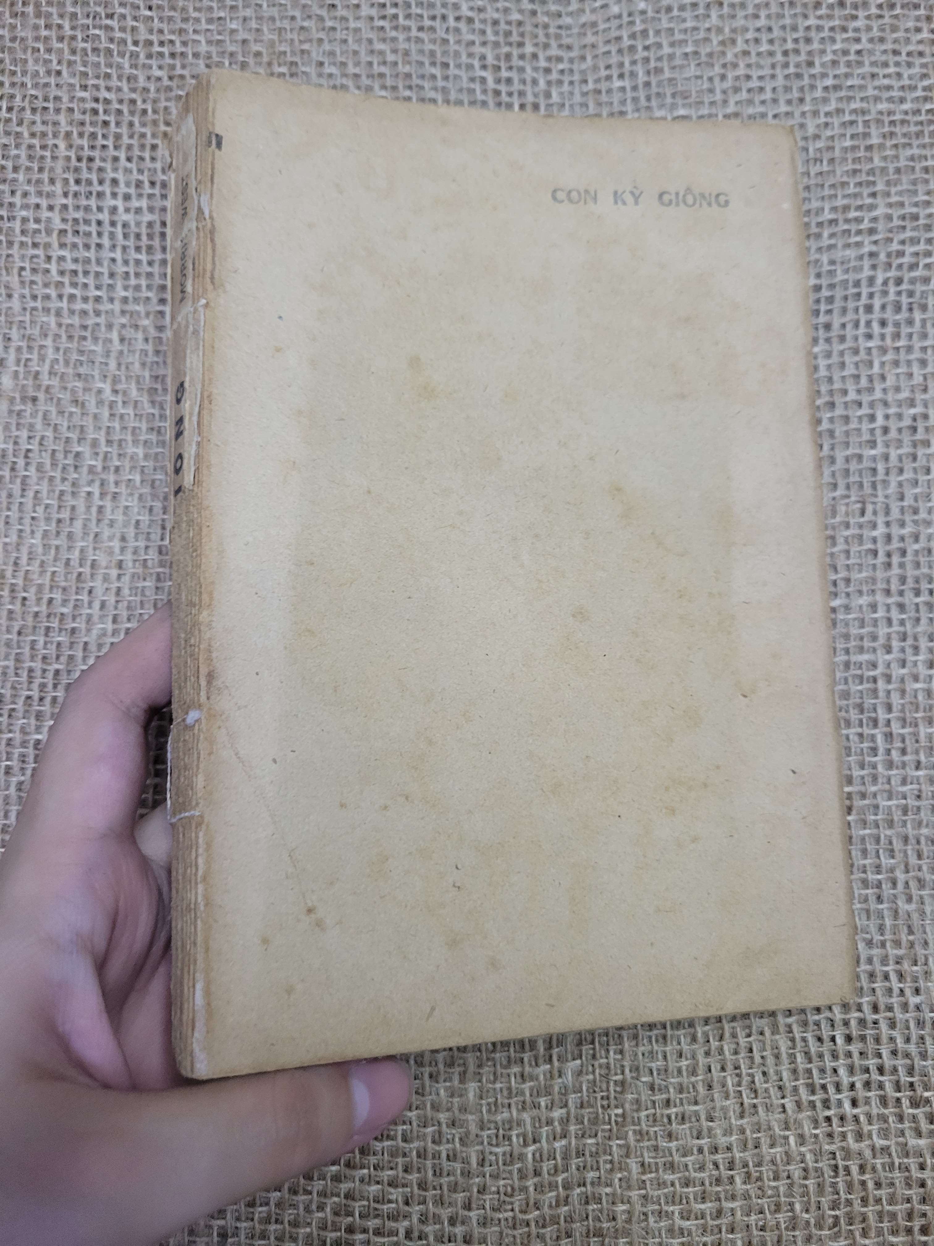 Con kỳ giông - Morris L. West (Sách văn học) HLSC