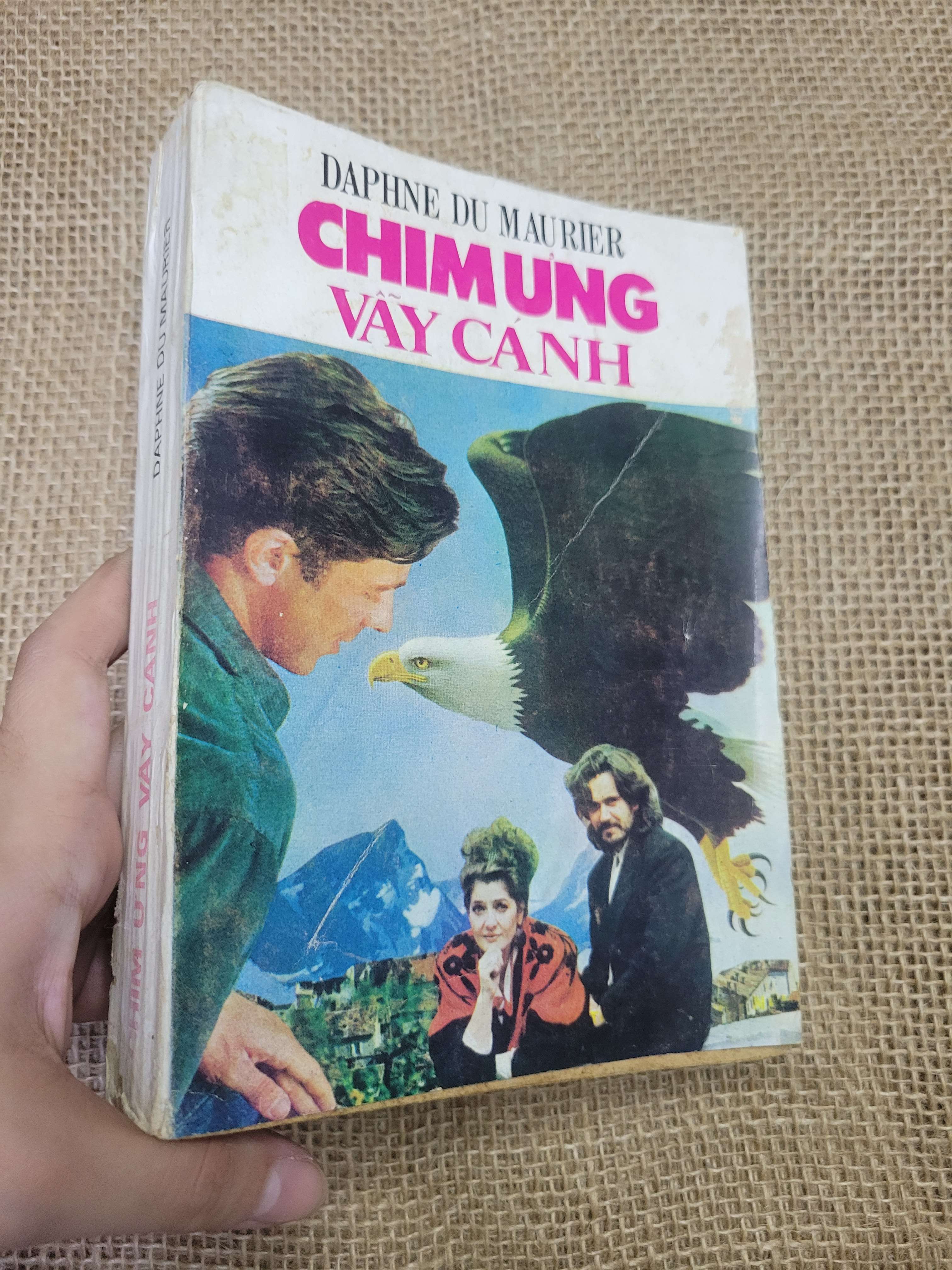Chim ưng vẫy cánh - Daphne Du Maurier (Sách văn học) HLSC