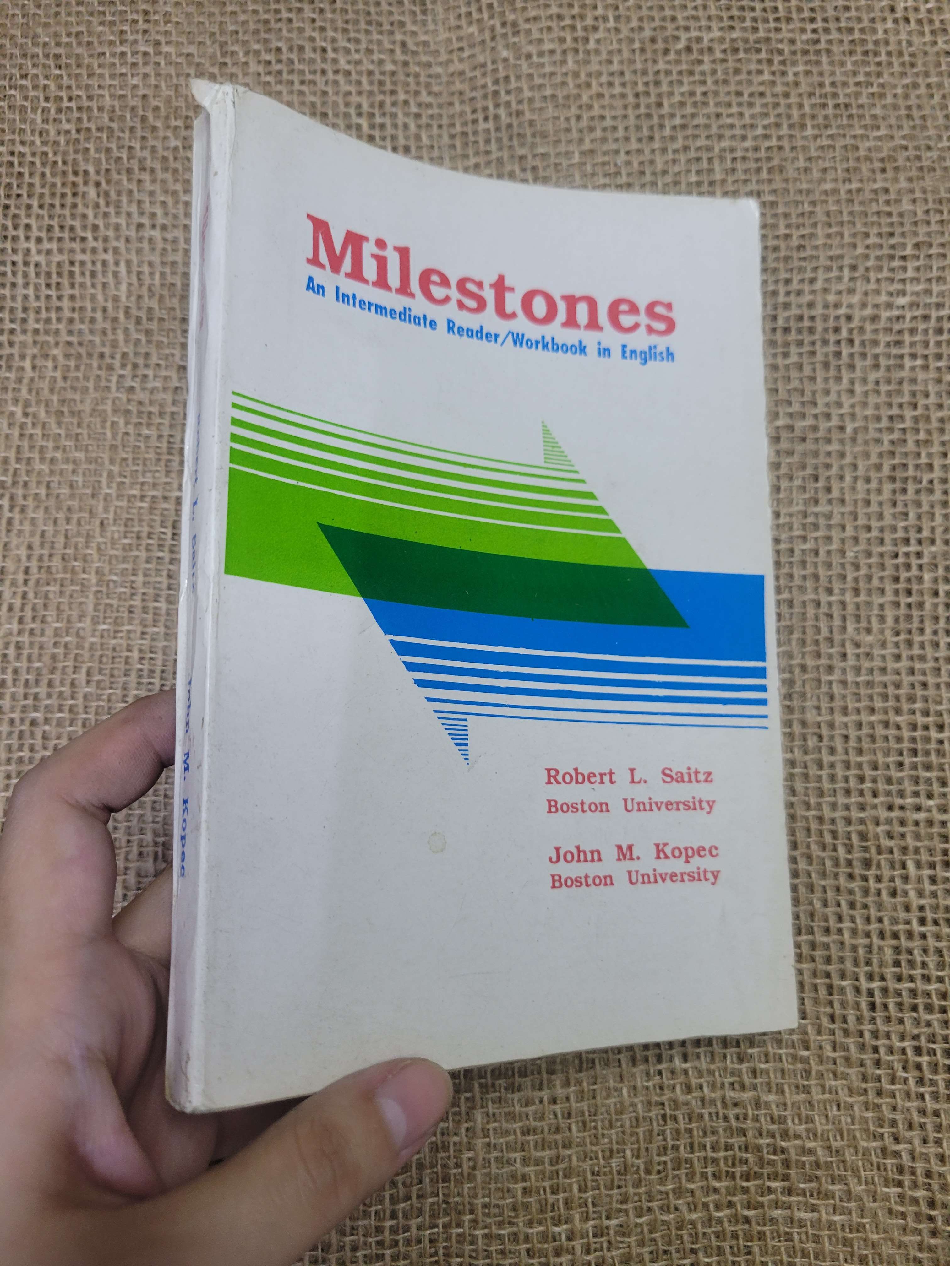Milestones - Robert L.Saitz, John M.Kopee (Sách tự học tiếng Anh) HLSC