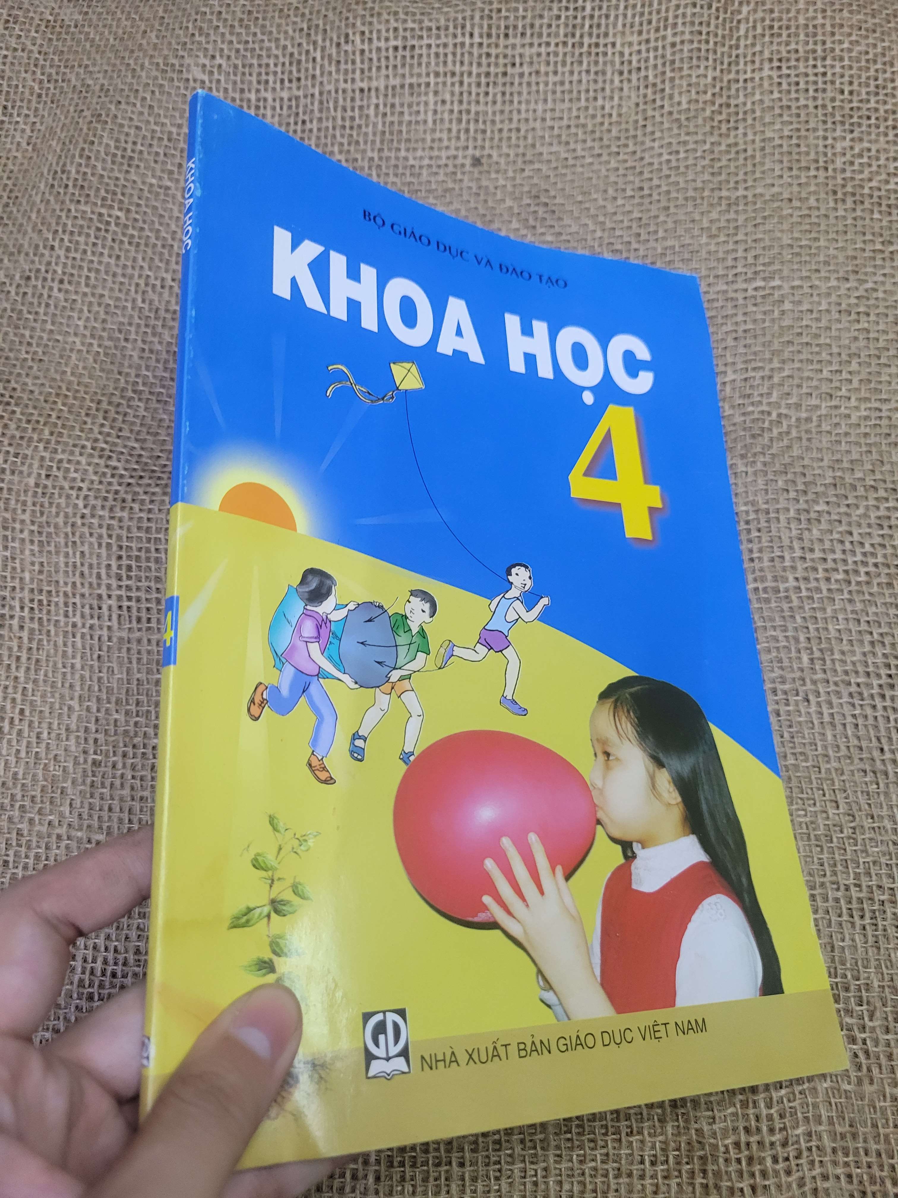 KHOA HỌC 4 (Sách giáo khoa - giáo trình) HLSC