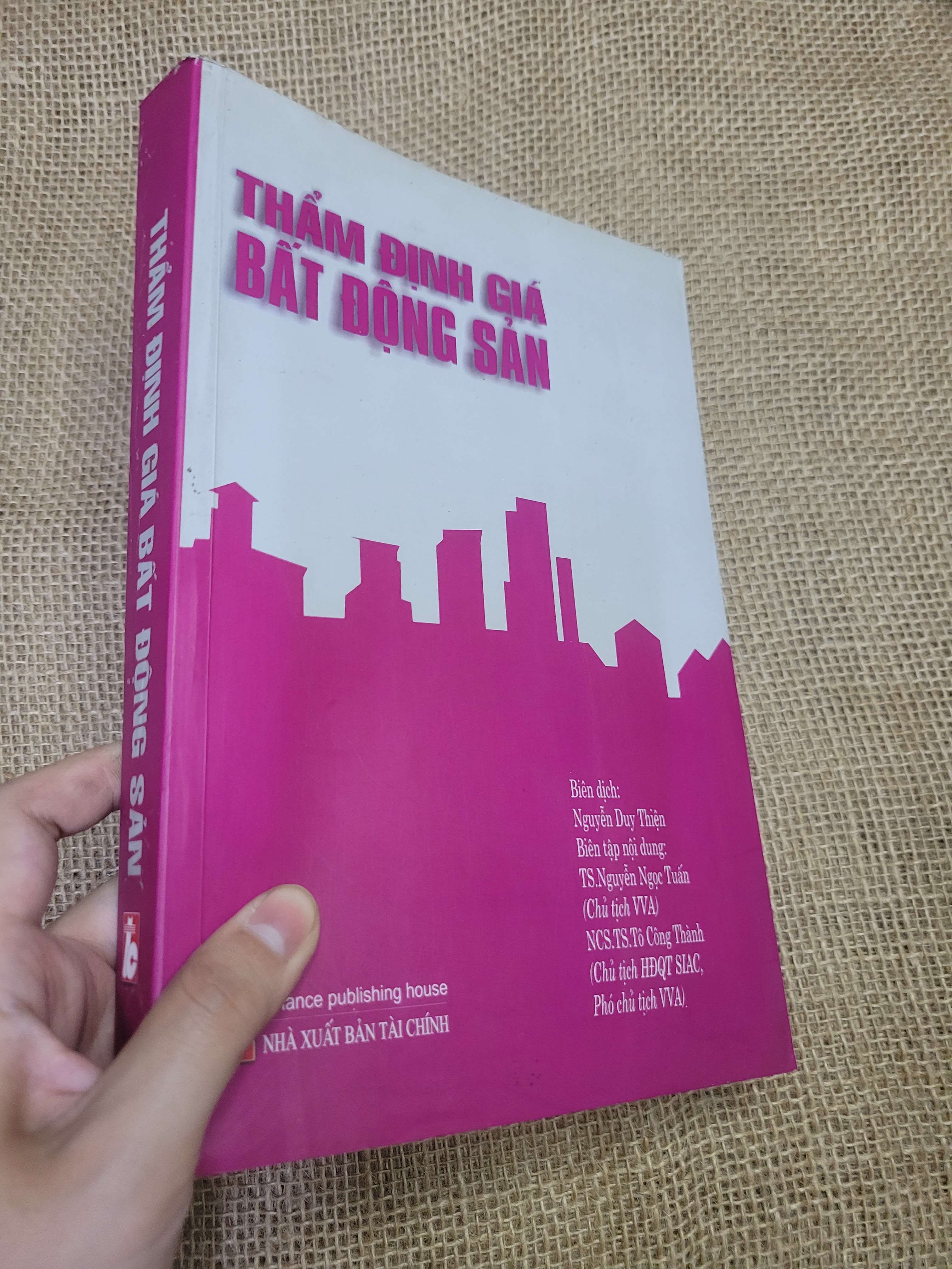 THẨM ĐỊNH GIÁ BẤT ĐỘNG SẢN (Sách kinh tế - tài chính - chứng khoán) HLSC