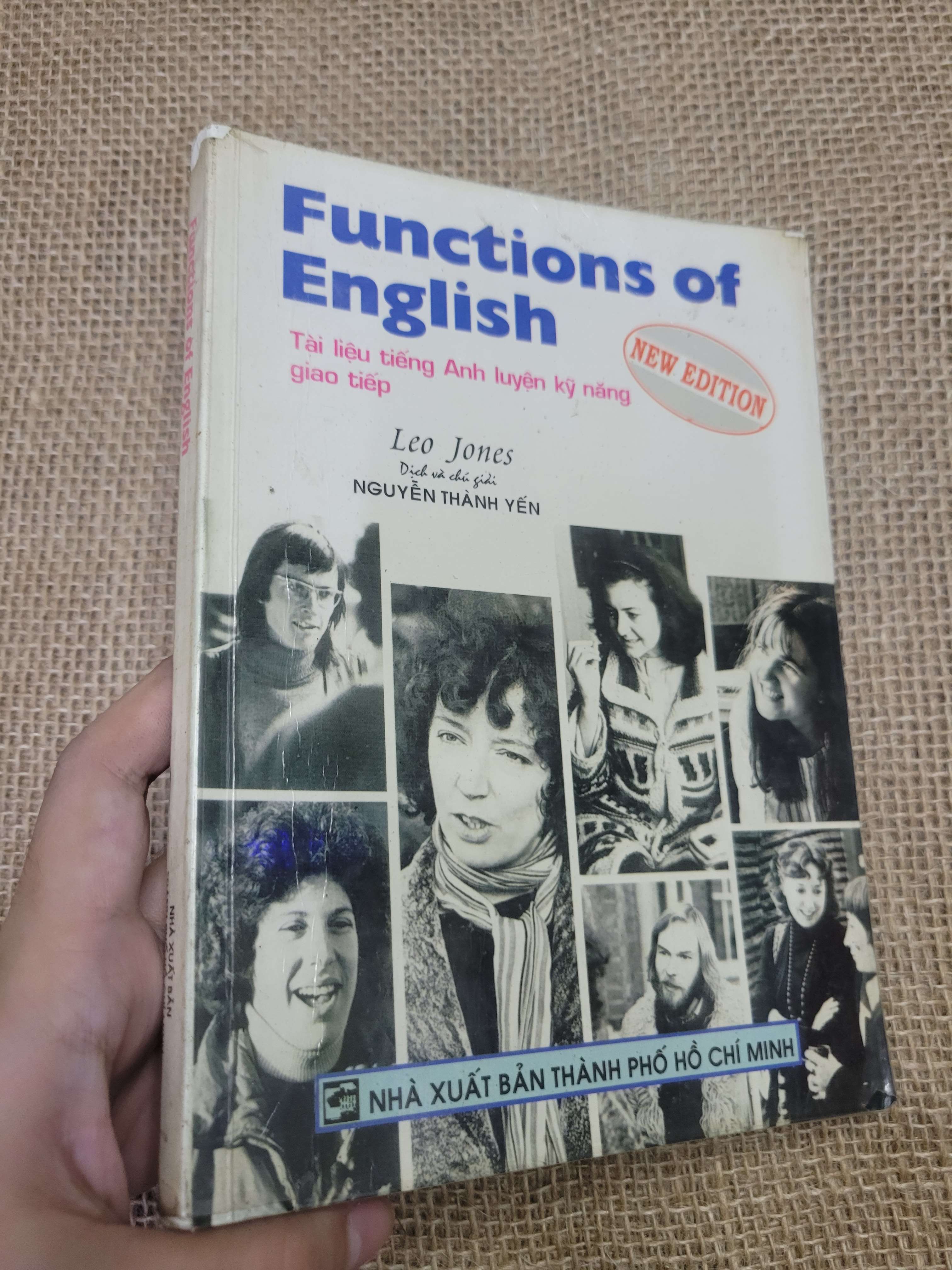 Functions of English Tài liệu tiếng Anh luyện kỹ năng giao tiếp - Leo Jones (Sách tự học tiếng Anh) HLSC