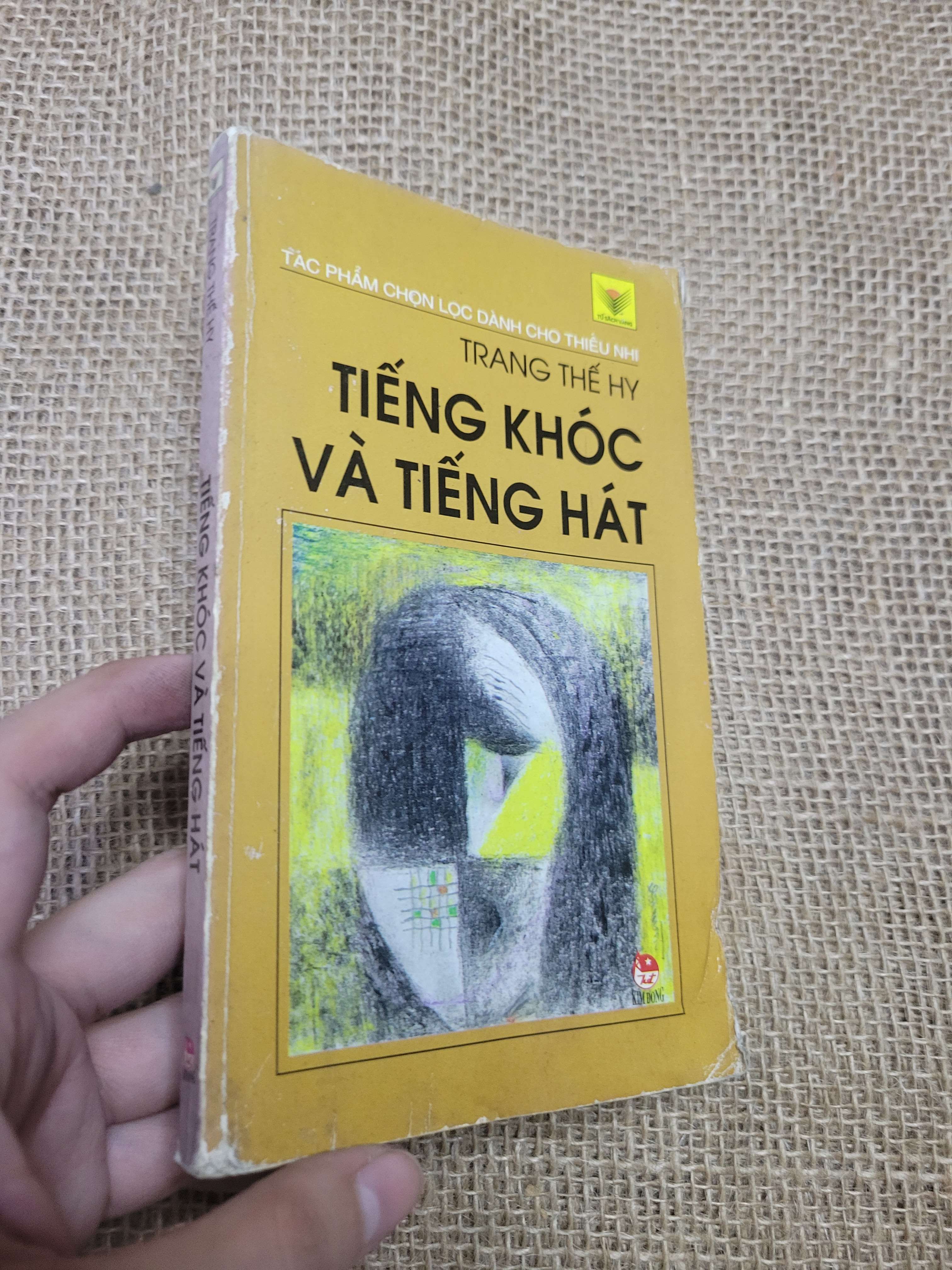 TIẾNG KHÓC VÀ TIẾNG HÁT - TRANG THẾ HY (Sách văn học) HLSC