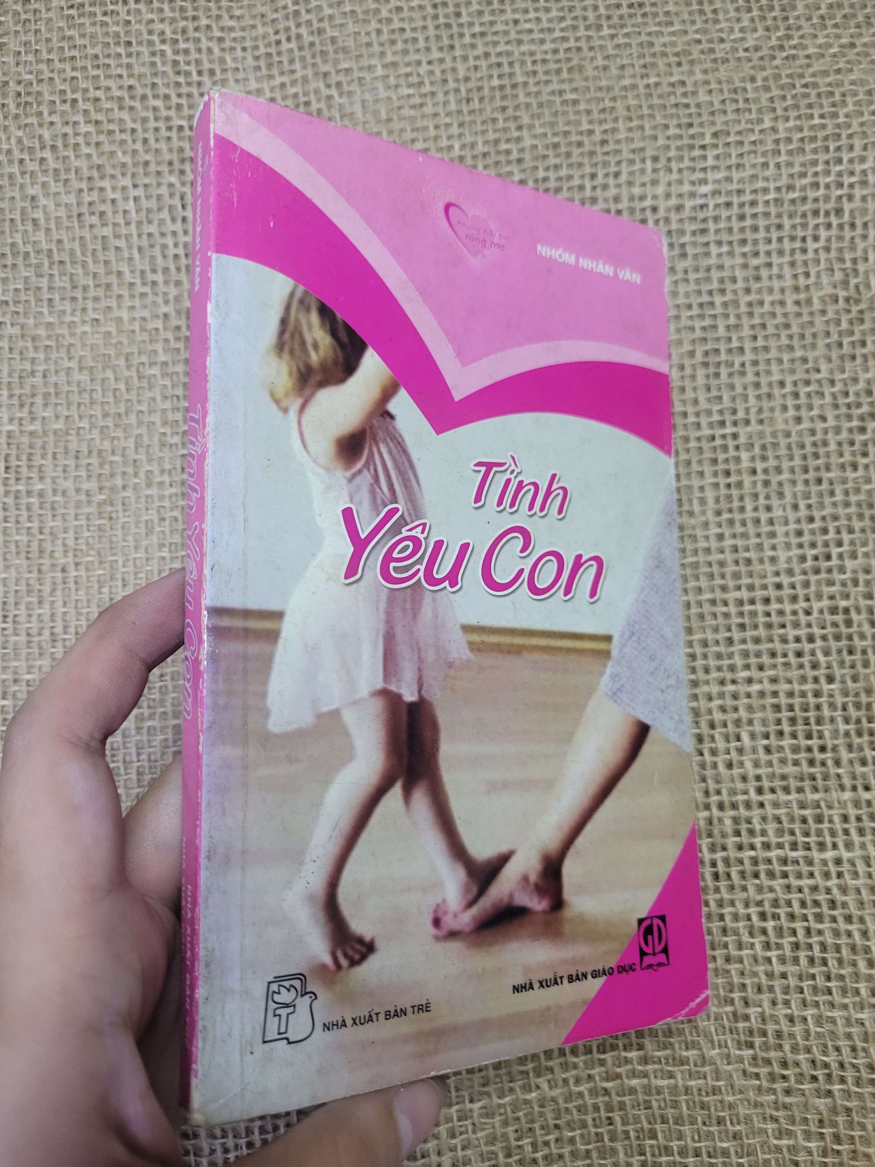 Tình yêu con (Sách văn học) HLSC
