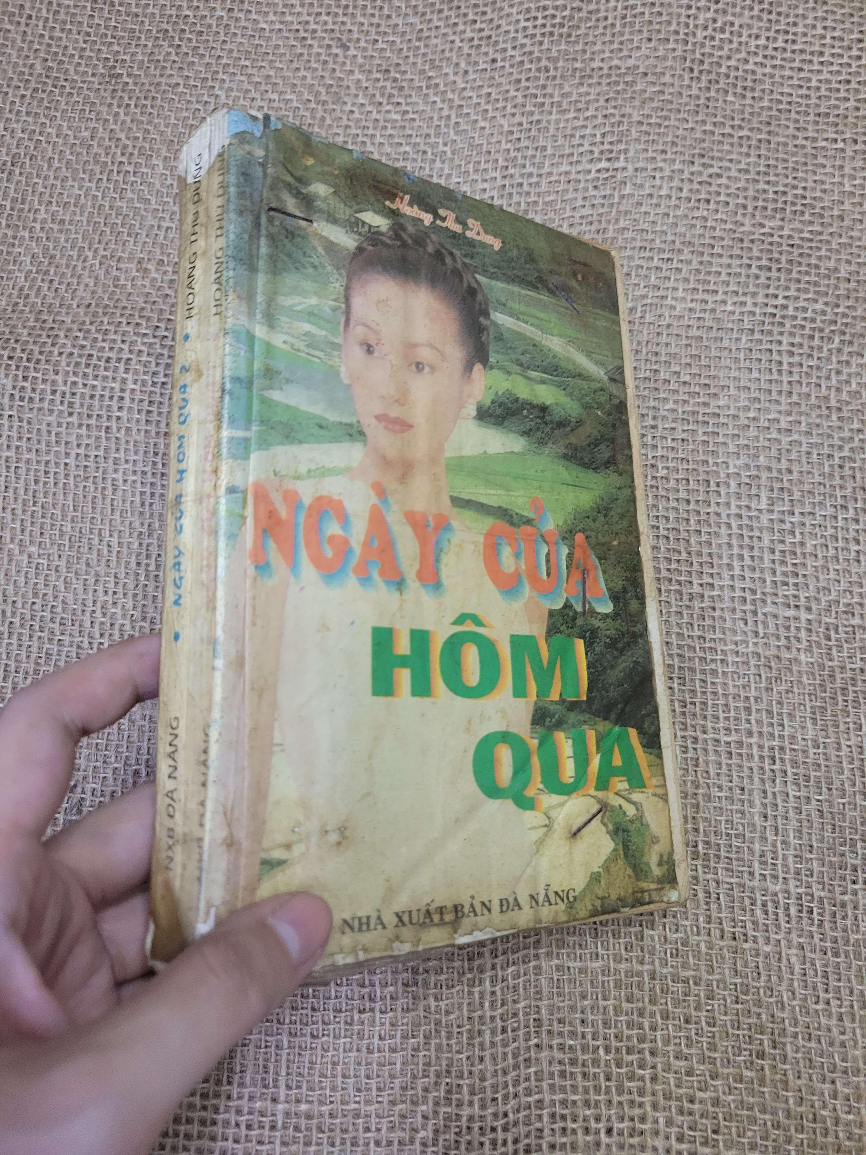 2 cuốn Ngày của hôm qua - Hoàng Thu Dung (Sách văn học) HLSC
