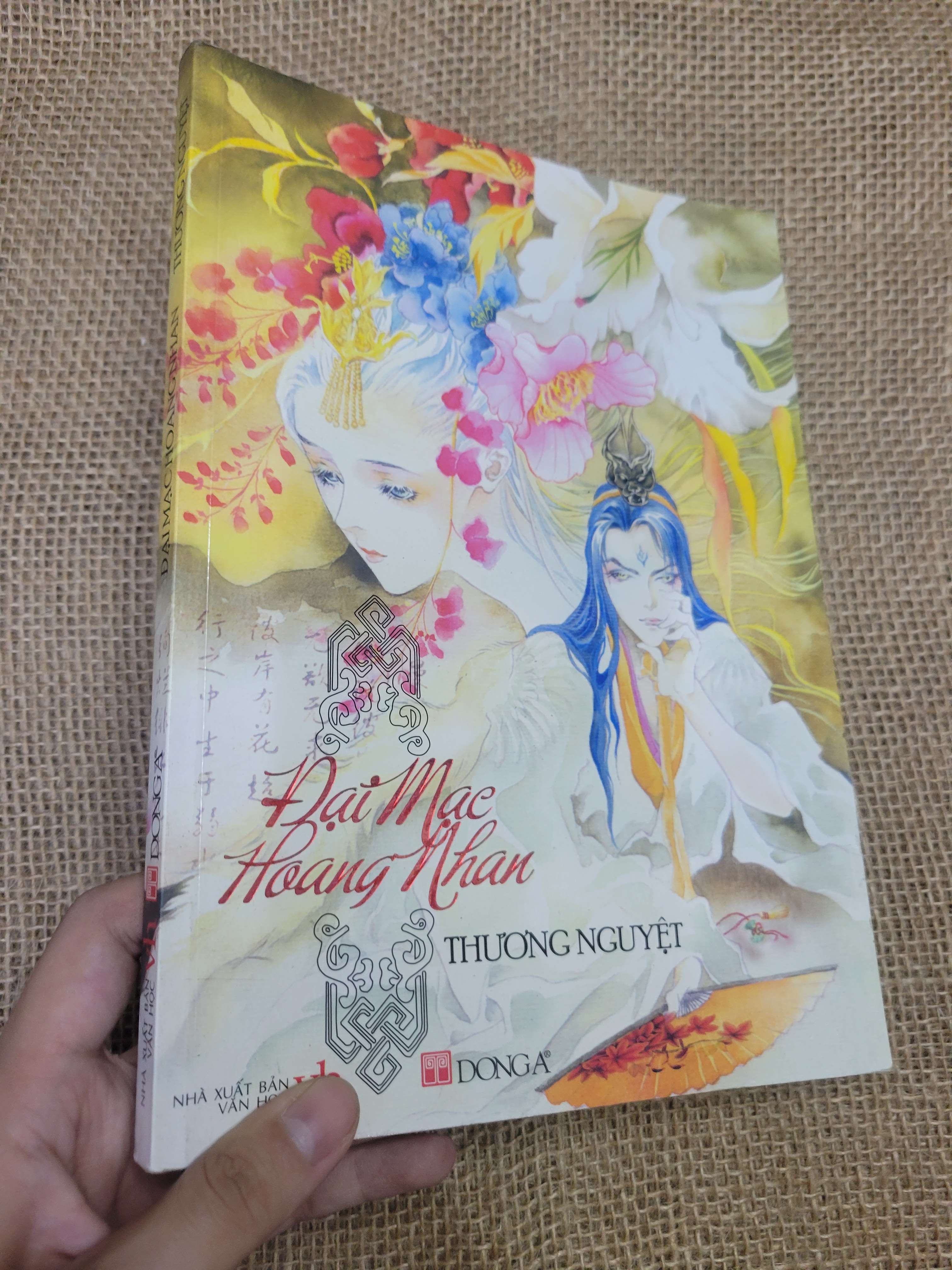 Đại Mạc Hoang Nhan - Thương Nguyệt (Sách văn học) HLSC