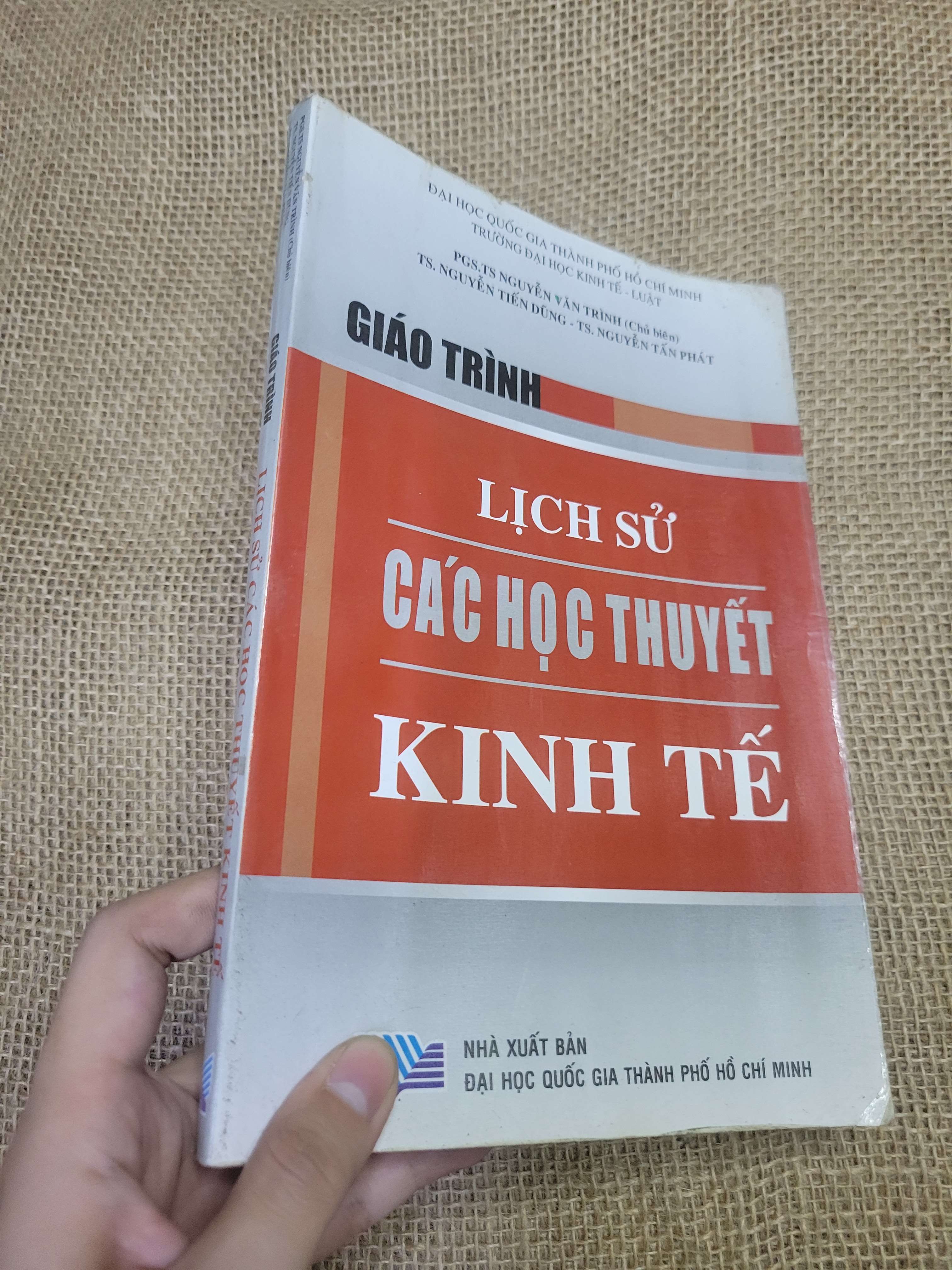 Giáo trình Lịch Sử Các Học Thuyết Kinh Tế (Giáo trình đại học - cao đẳng) HLSC