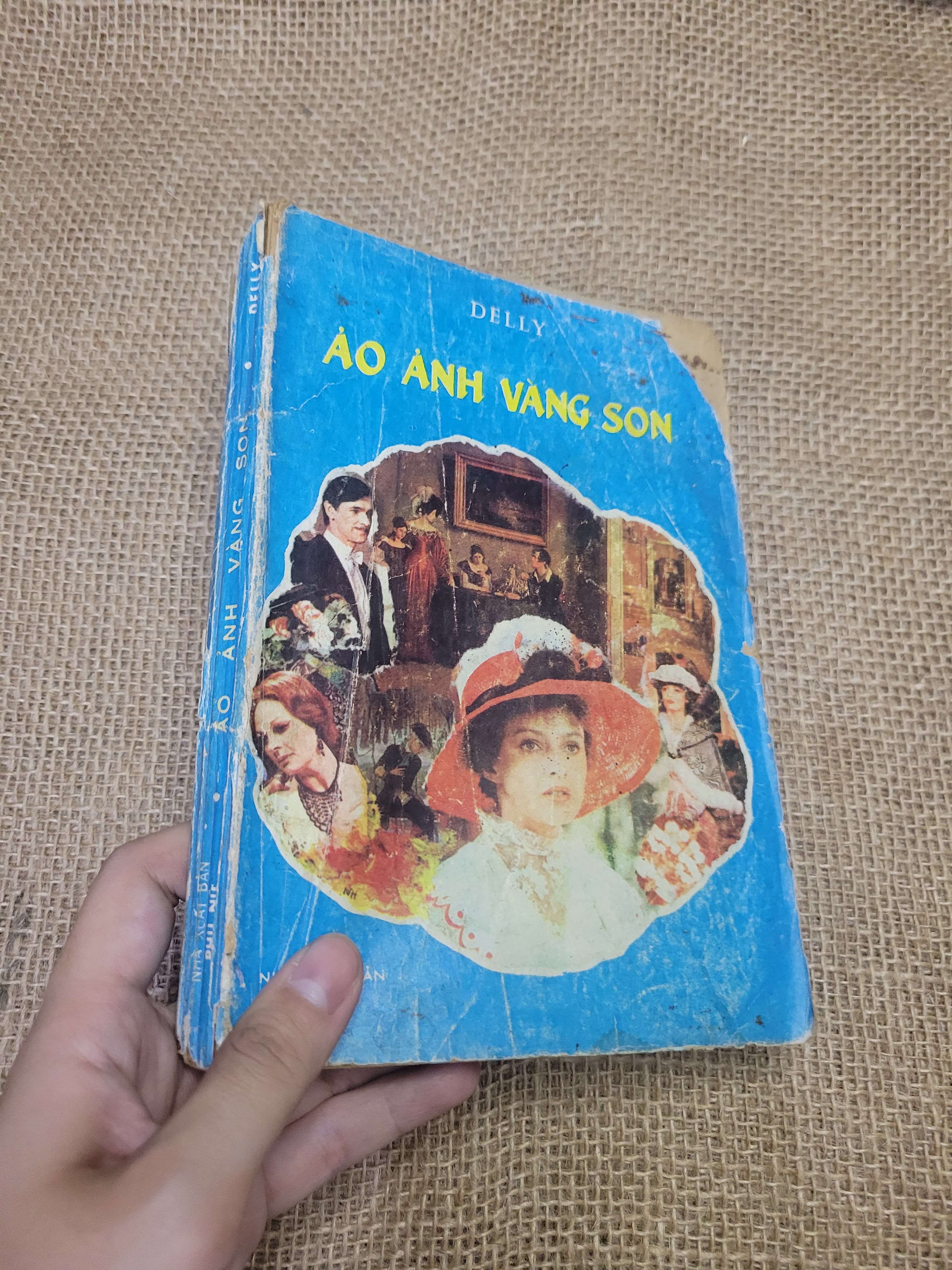 Ảo ảnh vàng son - Delly (Sách văn học) HLSC