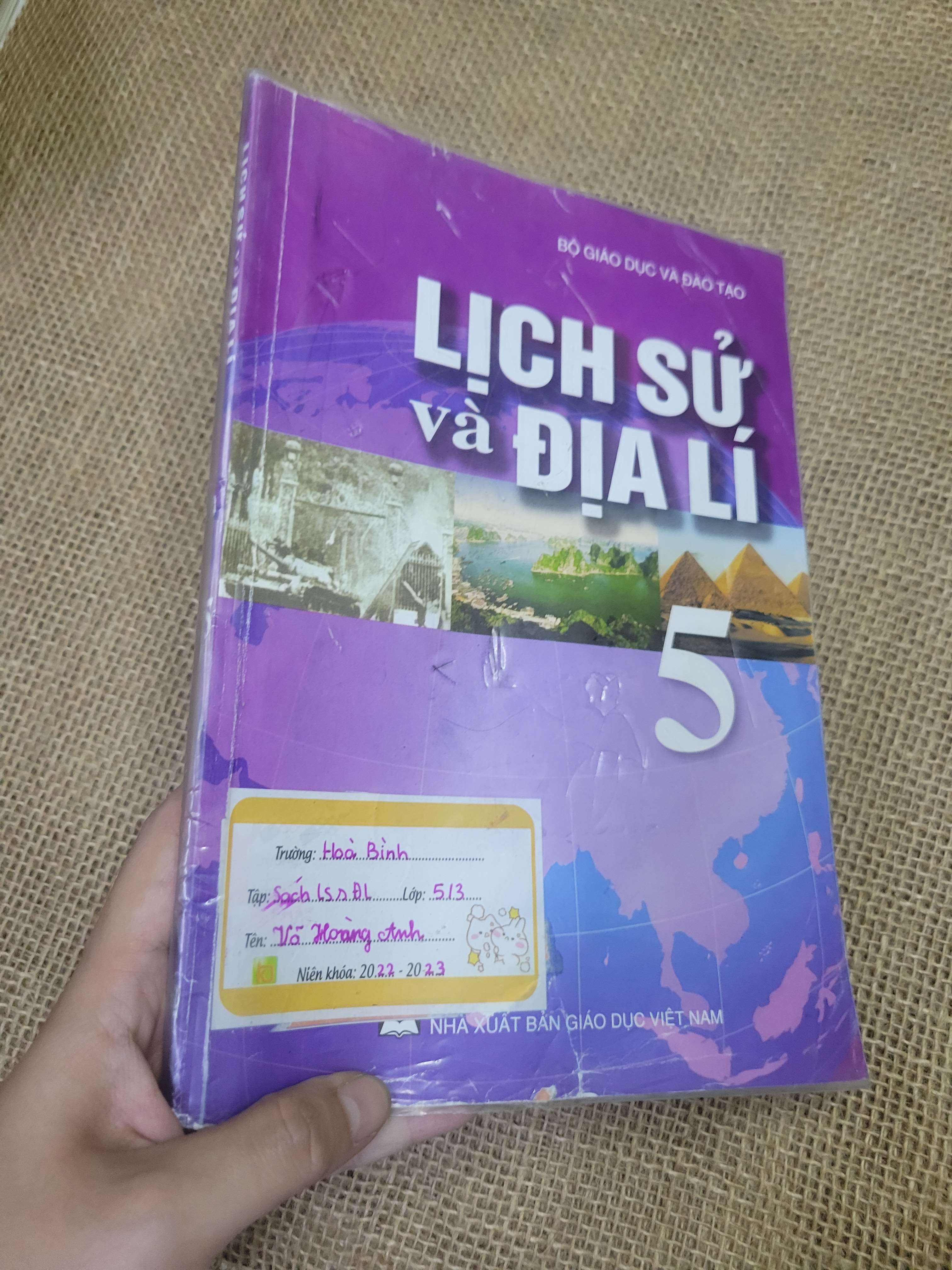 Lịch sử và địa lí lớp 5 (Sách giáo khoa - giáo trình) HLSC (NSX)
