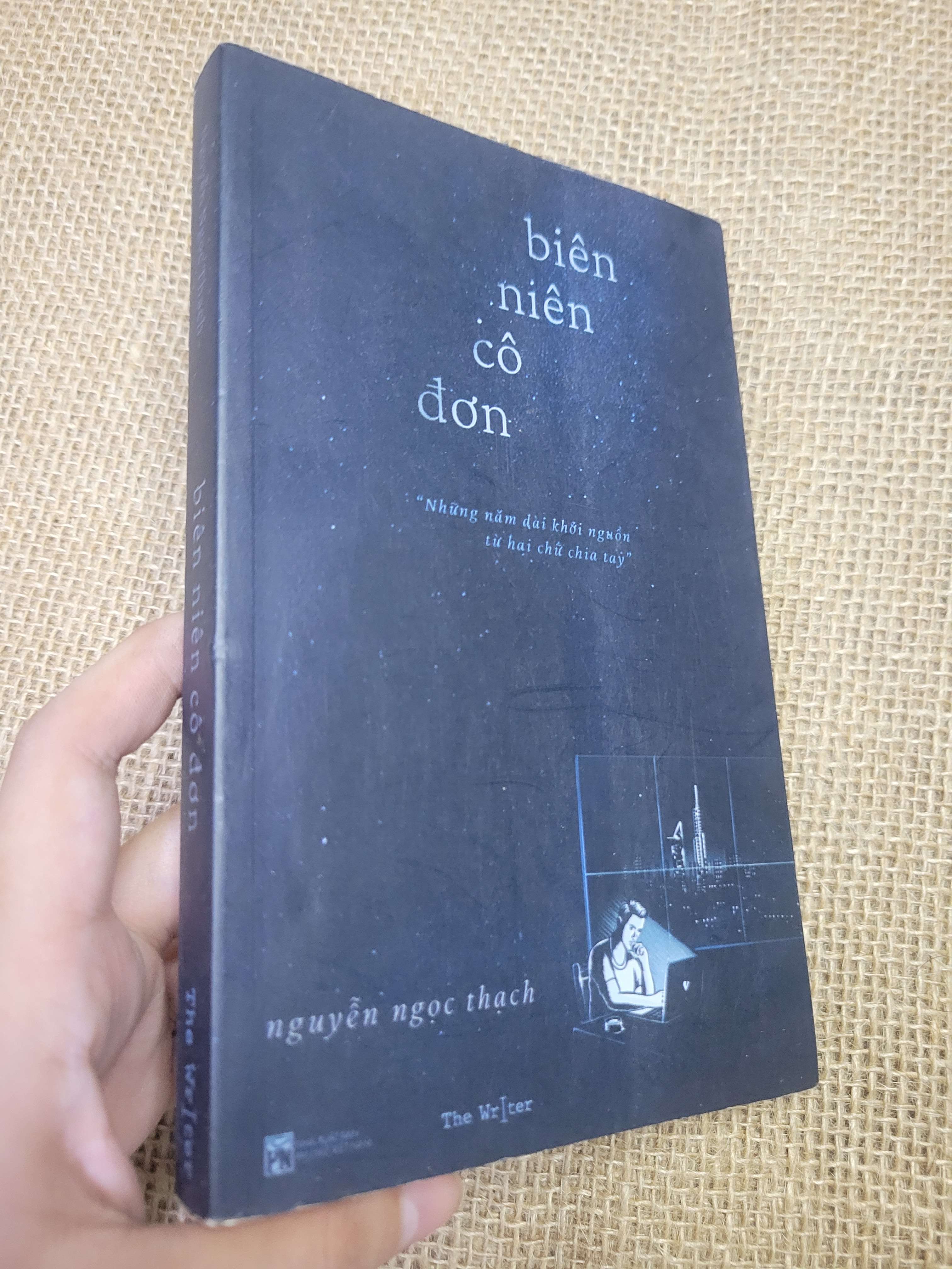 Biên niên cô đơn - Nguyễn Ngọc Thạch (Sách văn học) HLSC