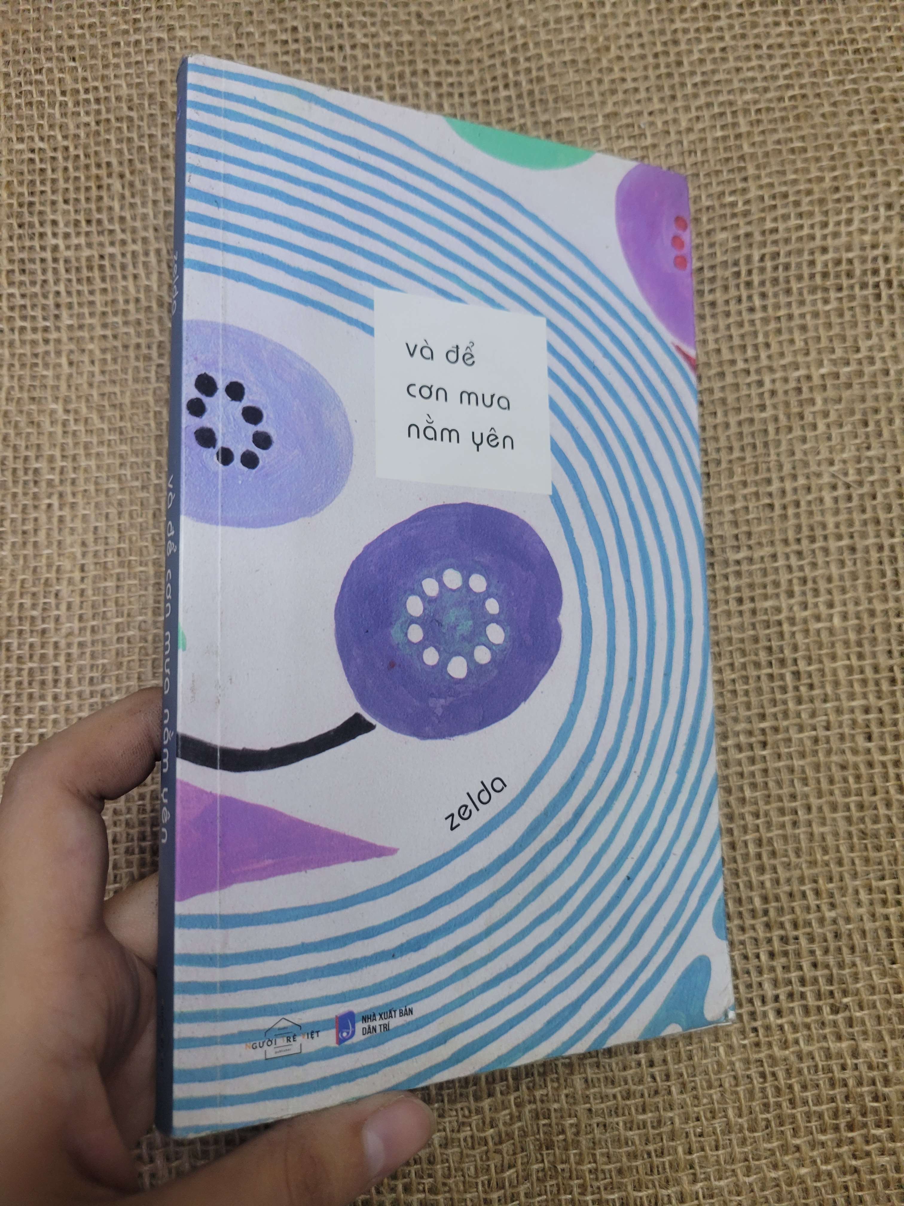 Và để cơn mưa nằm yên (Sách văn học) HLSC