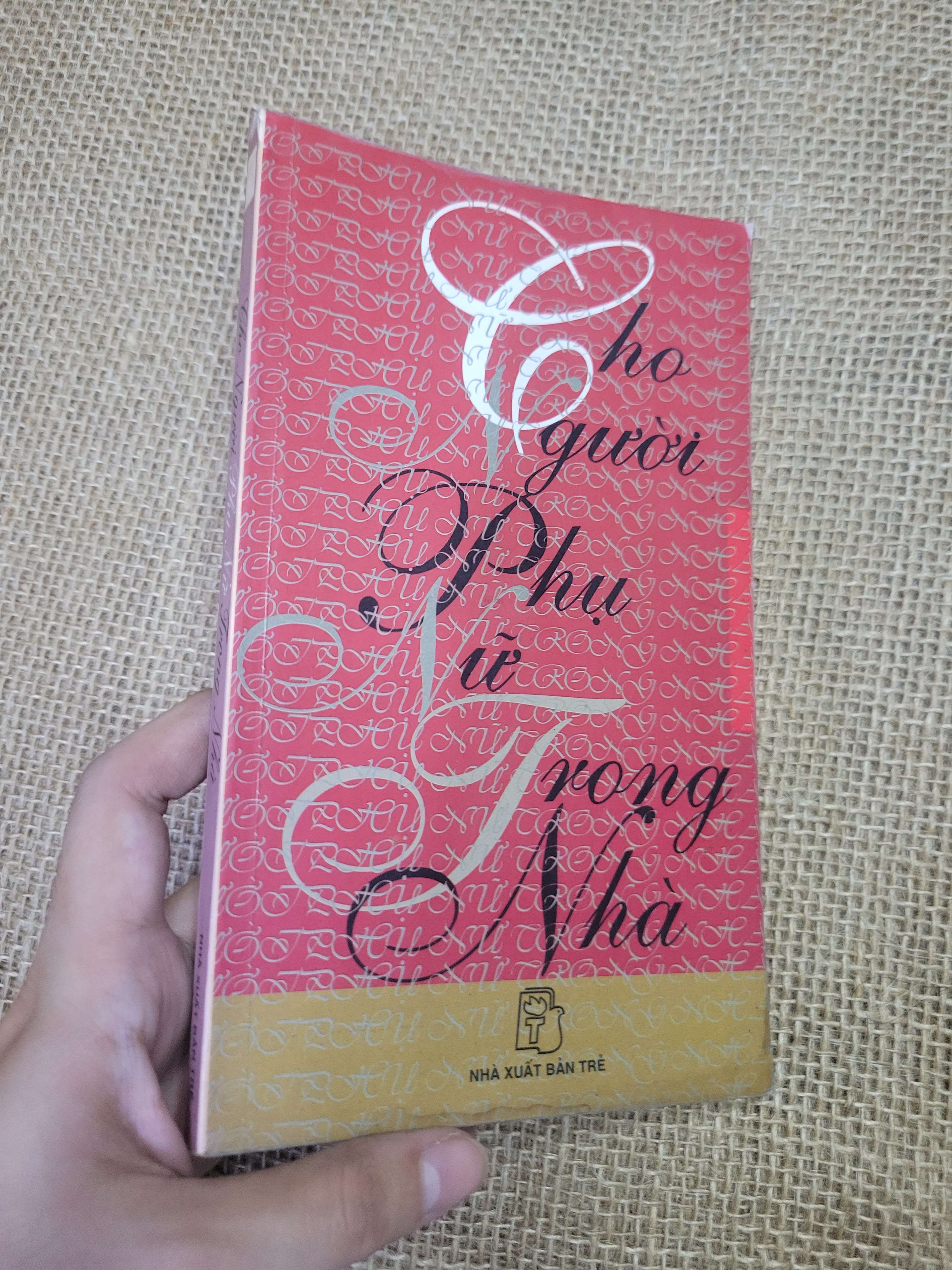 Cho người phụ nữ trong nhà (Sách văn học) HLSC