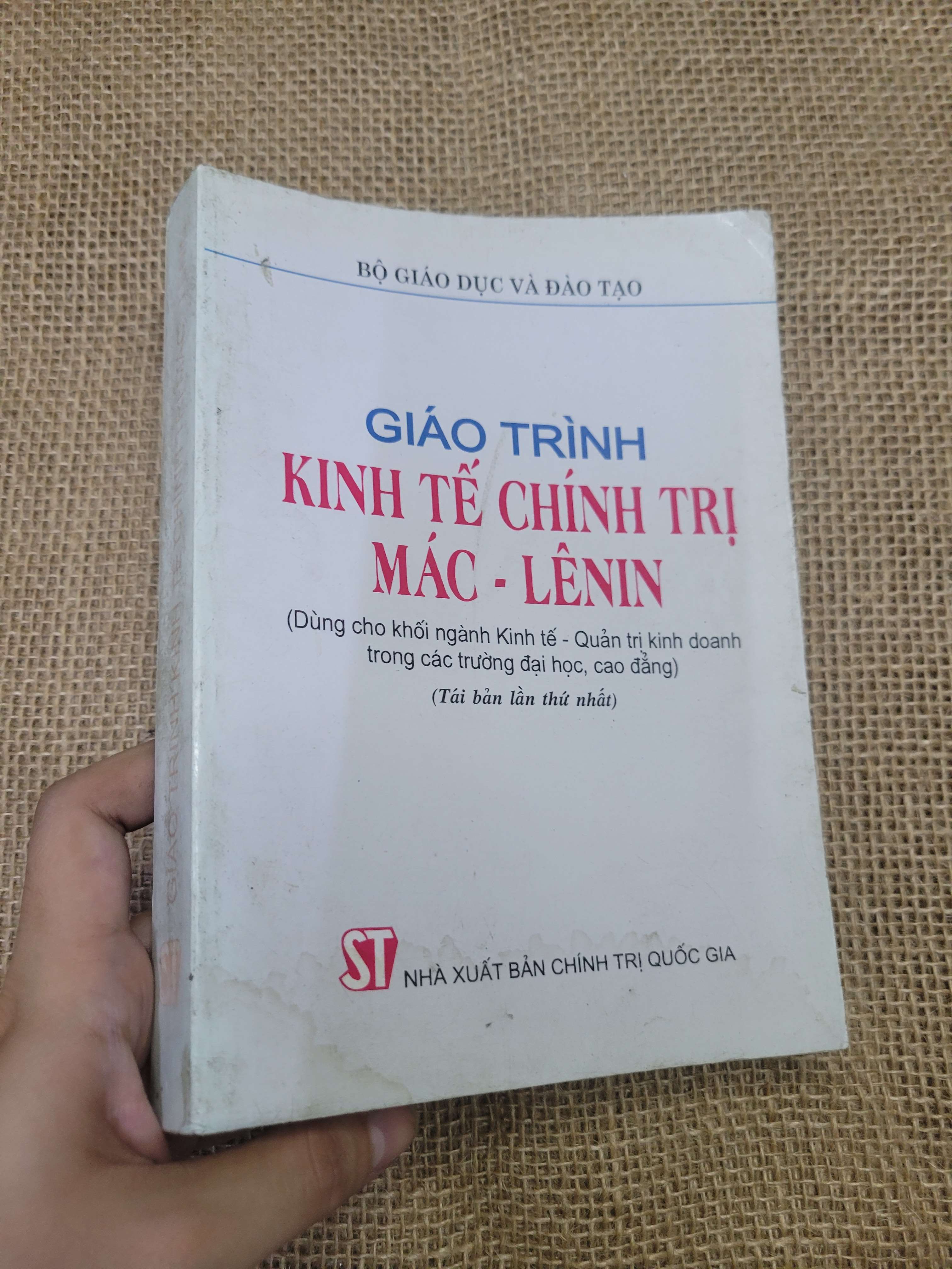 Giáo trình kinh tế chính trị Mác - Lê Nin (Giáo trình đại học - cao đẳng) HLSC